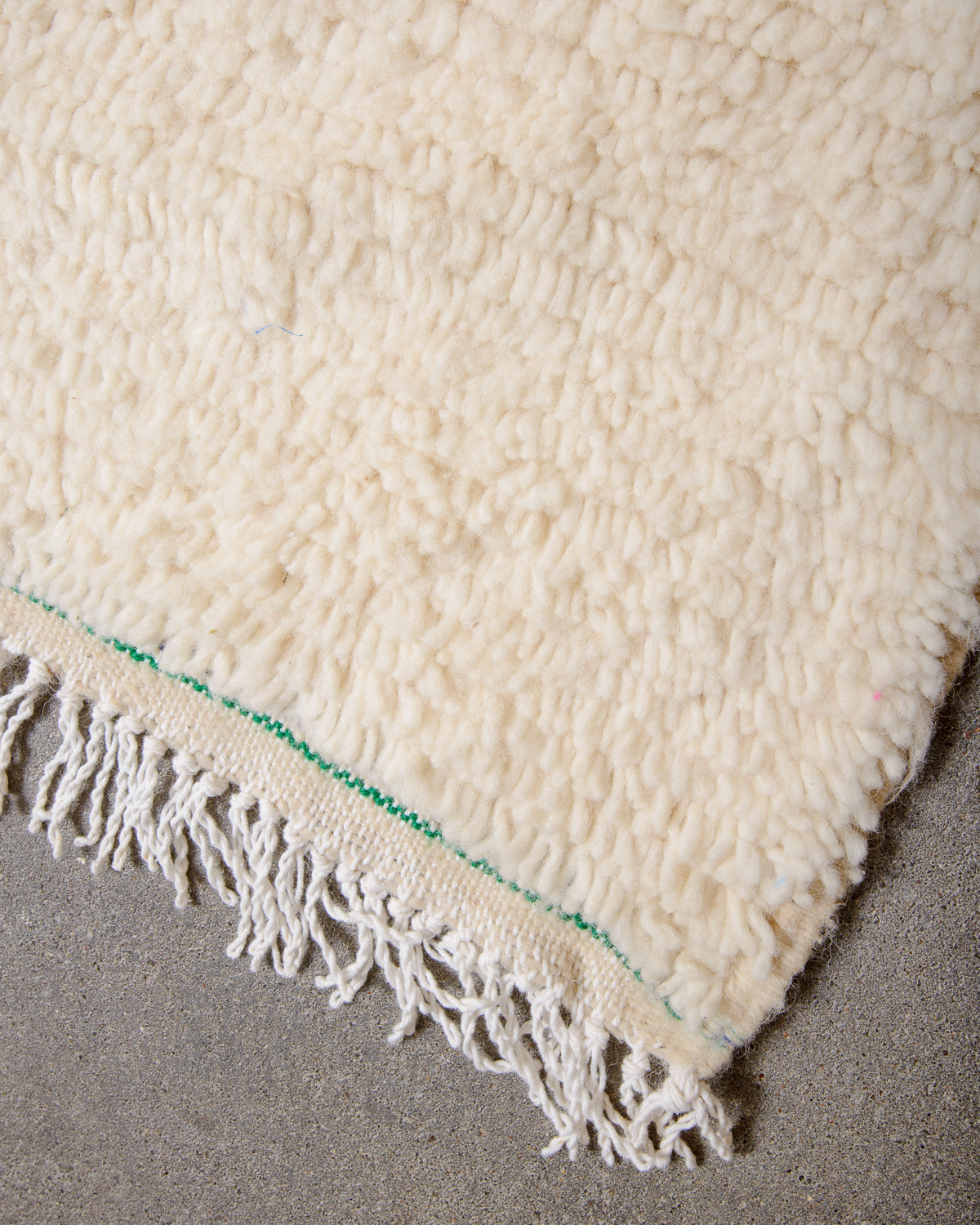 Modern designer handcrafted Berber rug from Morocco. Azilal rug with beautiful colours and patterns. Made of sheep’s wool and cotton.