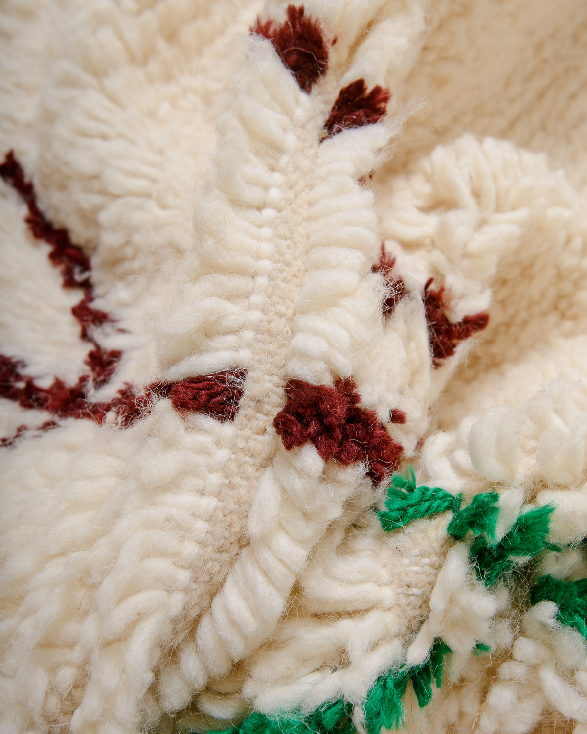 Modern designer handcrafted Berber rug from Morocco. Azilal rug with beautiful colours and patterns. Made of sheep’s wool and cotton.