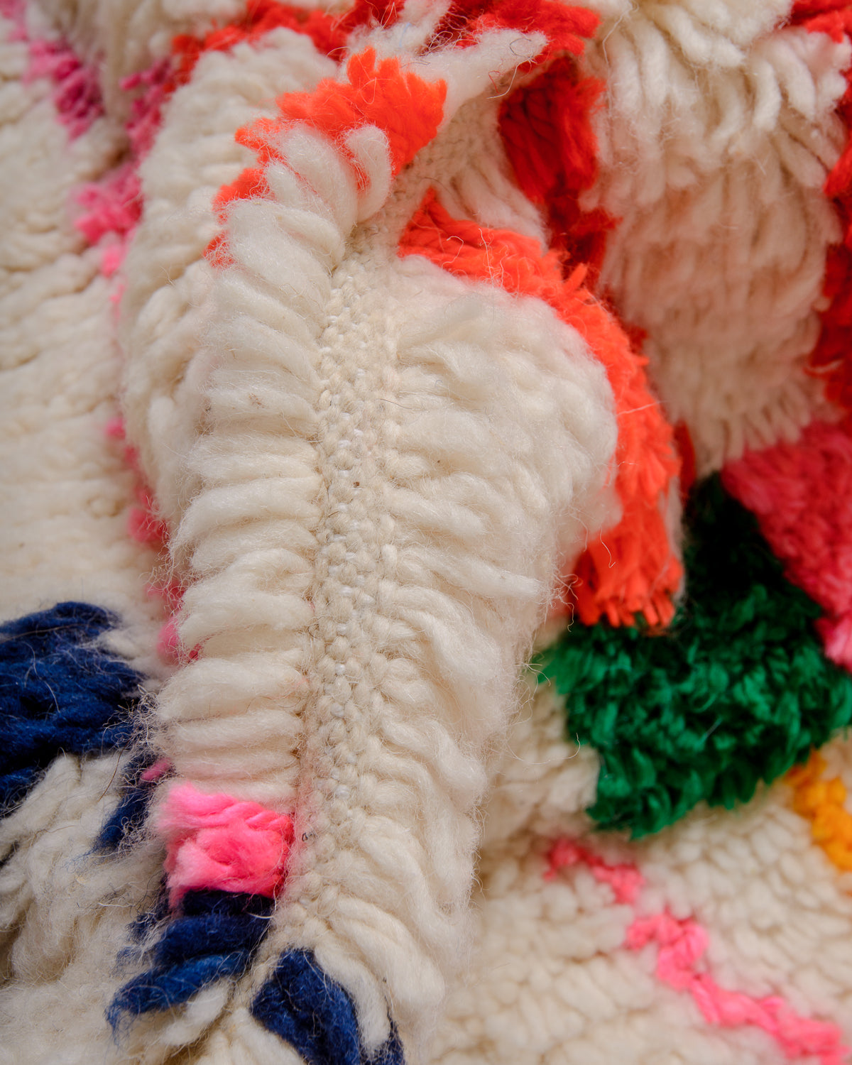 Modern designer handcrafted Berber rug from Morocco. Azilal rug with beautiful colours and patterns. Made of sheep’s wool and cotton.