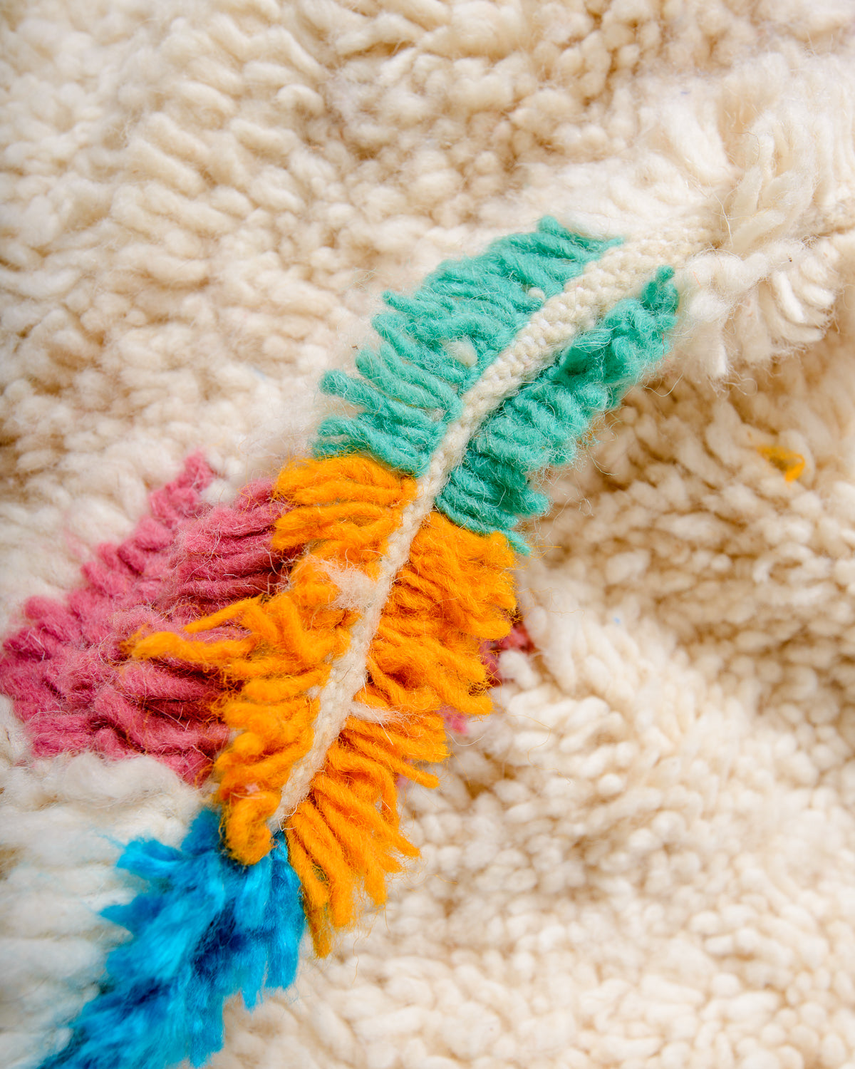 Modern designer handcrafted Berber rug from Morocco. Azilal rug with beautiful colours and patterns. Made of sheep’s wool and cotton.