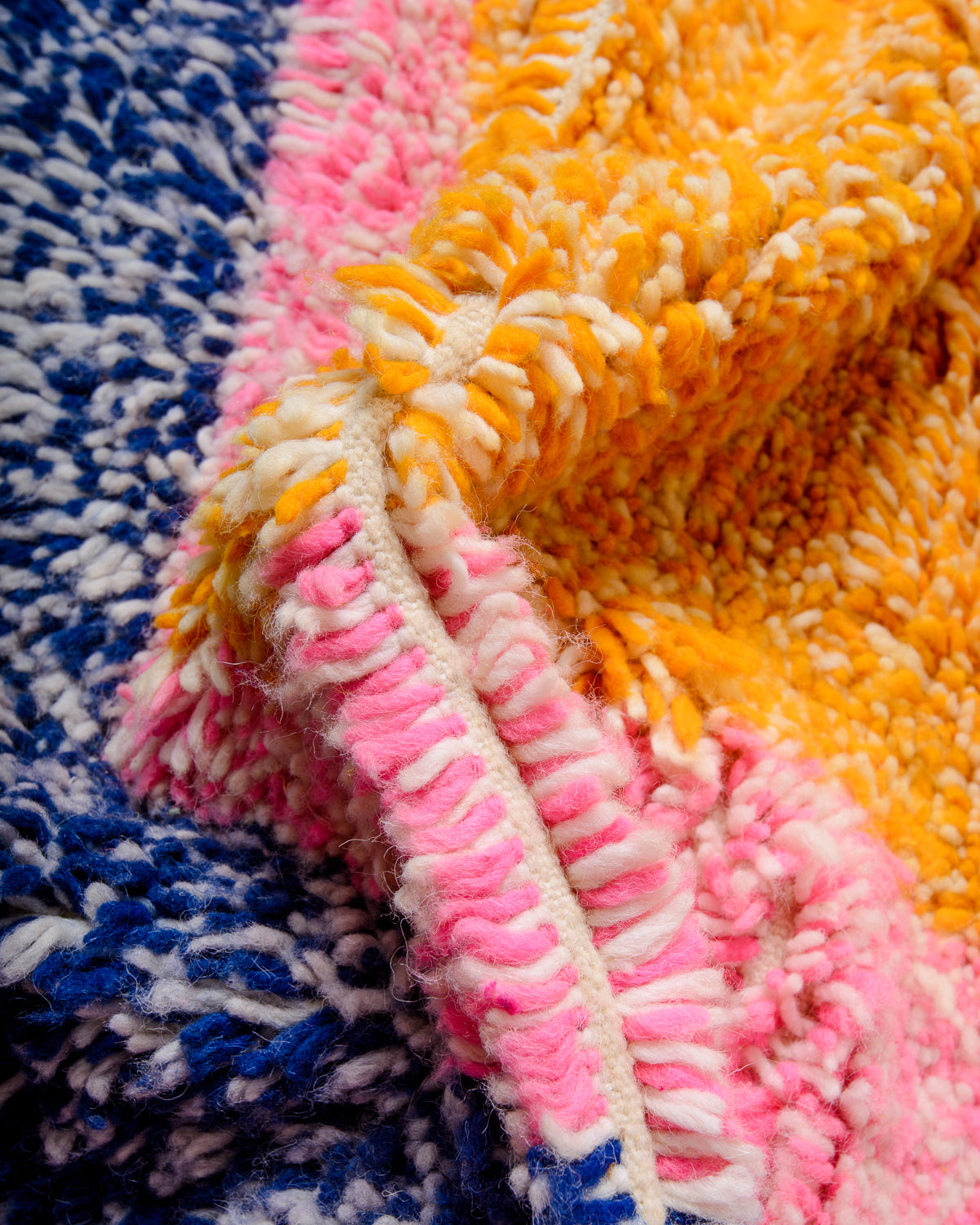 Modern designer handcrafted Berber rug from Morocco. Azilal rug with beautiful colours and patterns. Made of sheep’s wool and cotton.