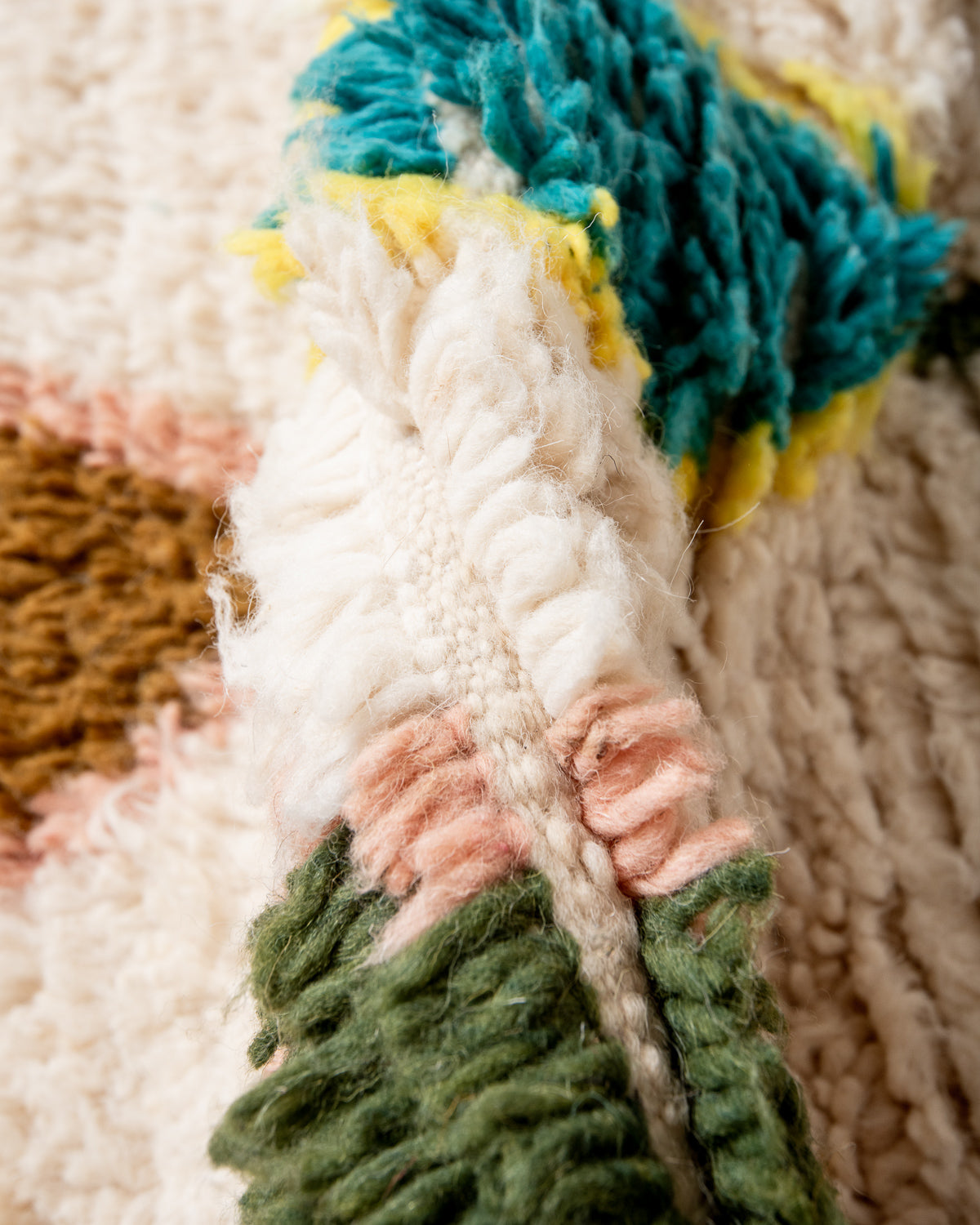 Modern designer handcrafted Berber rug from Morocco. Azilal rug with beautiful colors and patterns. Made of sheep’s wool and colourful cotton.