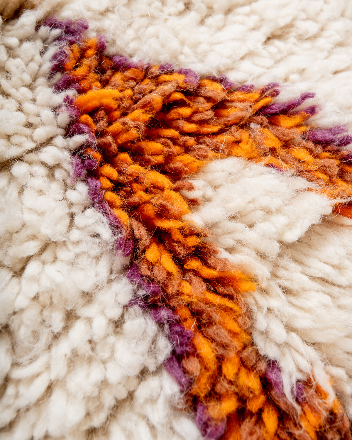 Modern designer handcrafted Berber rug from Morocco. Azilal rug with beautiful colors and patterns. Made of sheep’s wool and colourful cotton.