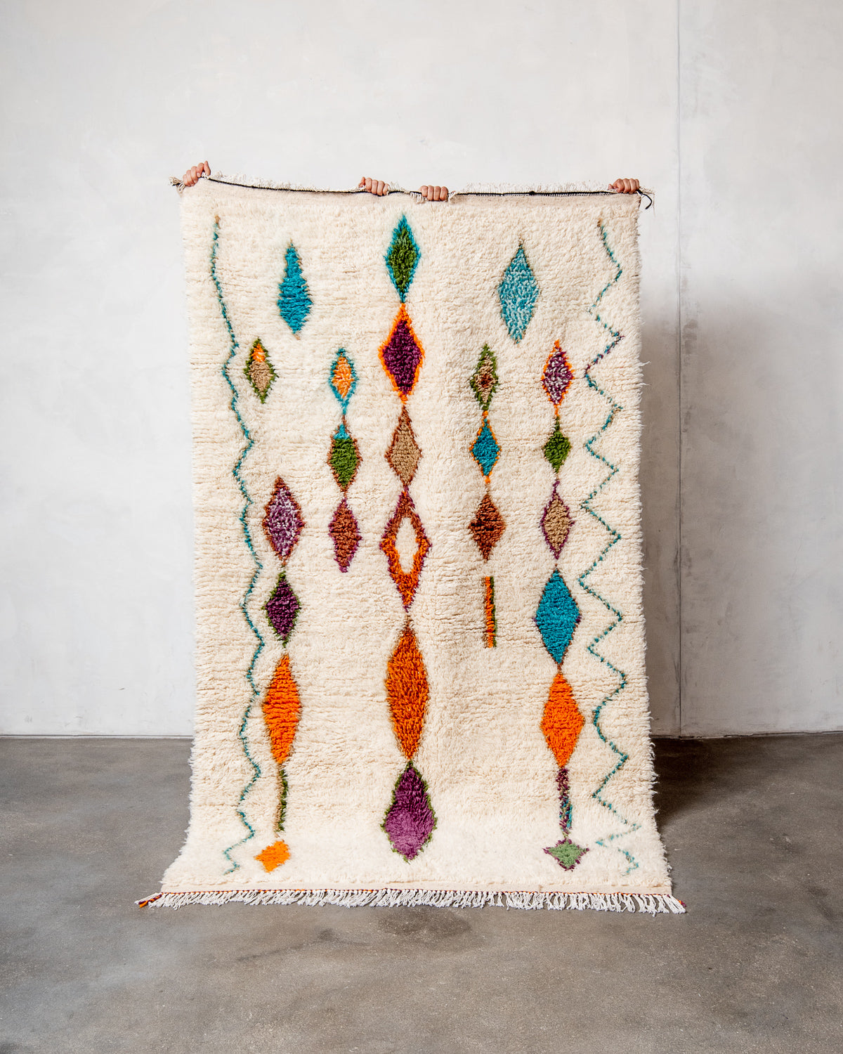 Modern designer handcrafted Berber rug from Morocco. Azilal rug with beautiful colors and patterns. Made of sheep’s wool and colourful cotton.