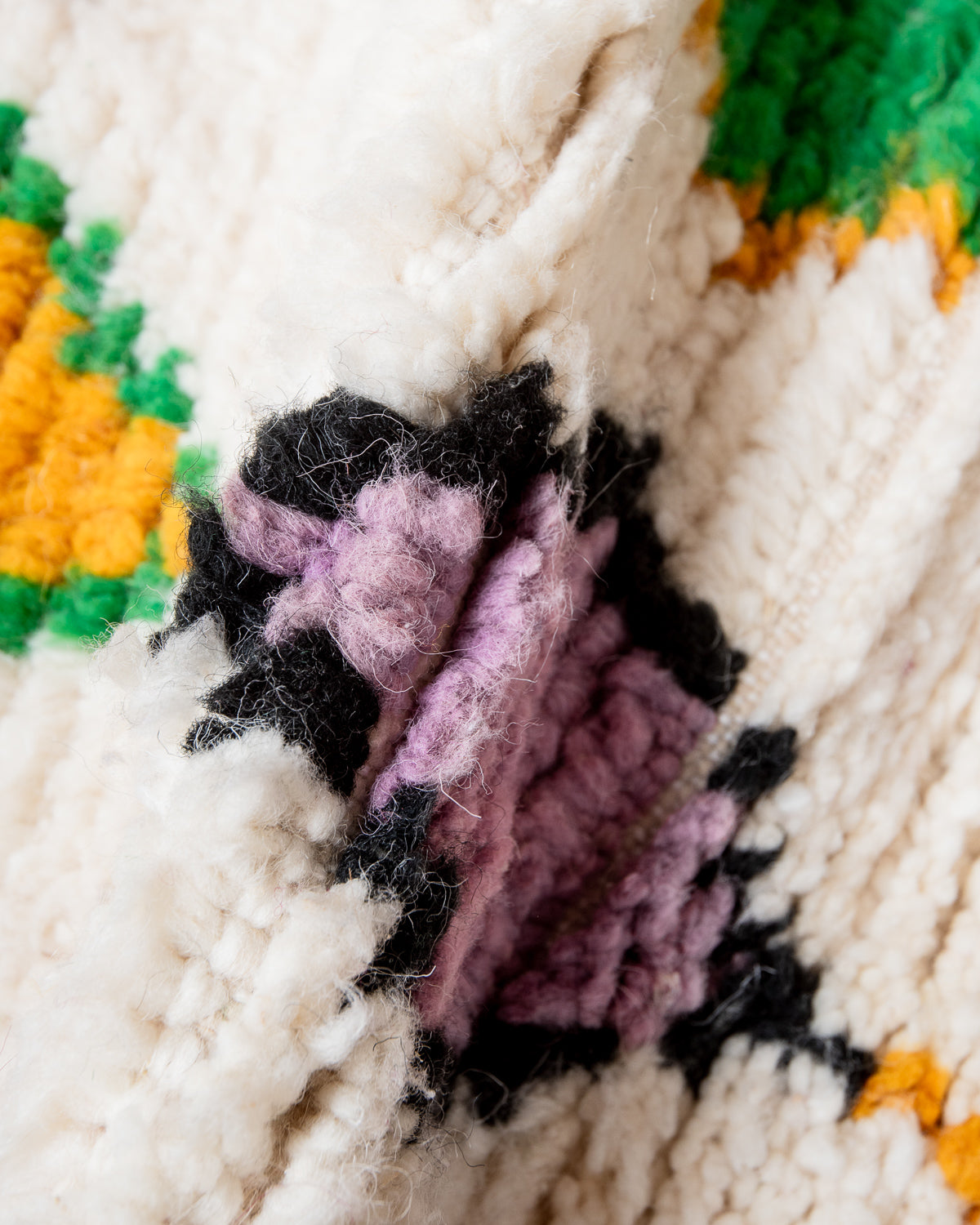 Modern designer handcrafted Berber rug from Morocco. Azilal rug with beautiful colors and patterns. Made of sheep’s wool and colourful cotton.