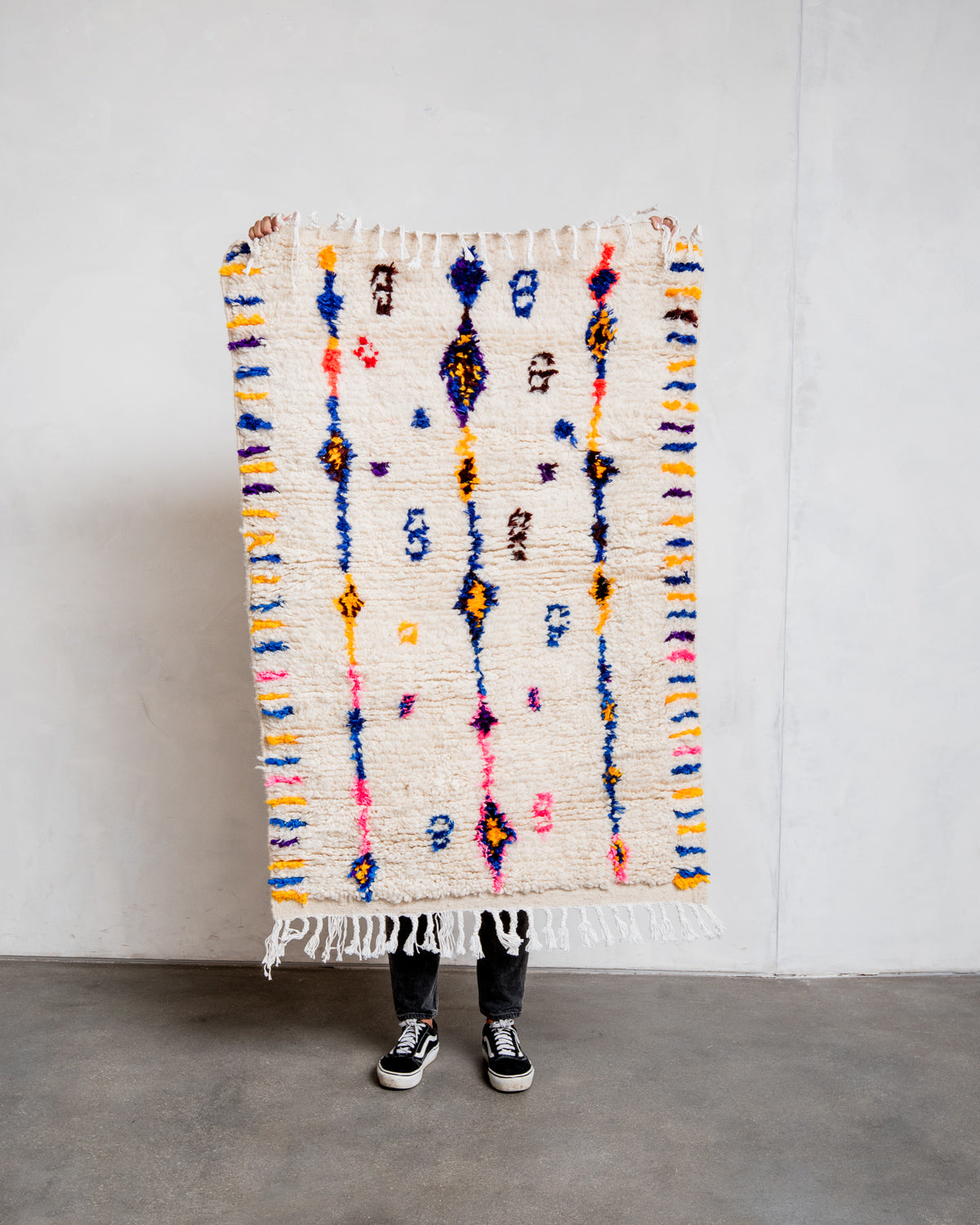 Modern designer handcrafted Berber rug from Morocco. Azilal rug with beautiful colors and patterns. Made of sheep’s wool and colourful cotton.