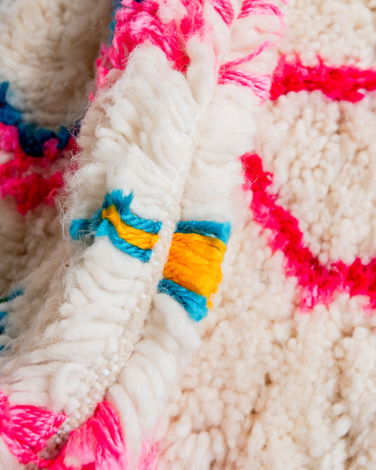 Modern designer handcrafted Berber rug from Morocco. Azilal rug with beautiful colors and patterns. Made of sheep’s wool and colourful cotton.