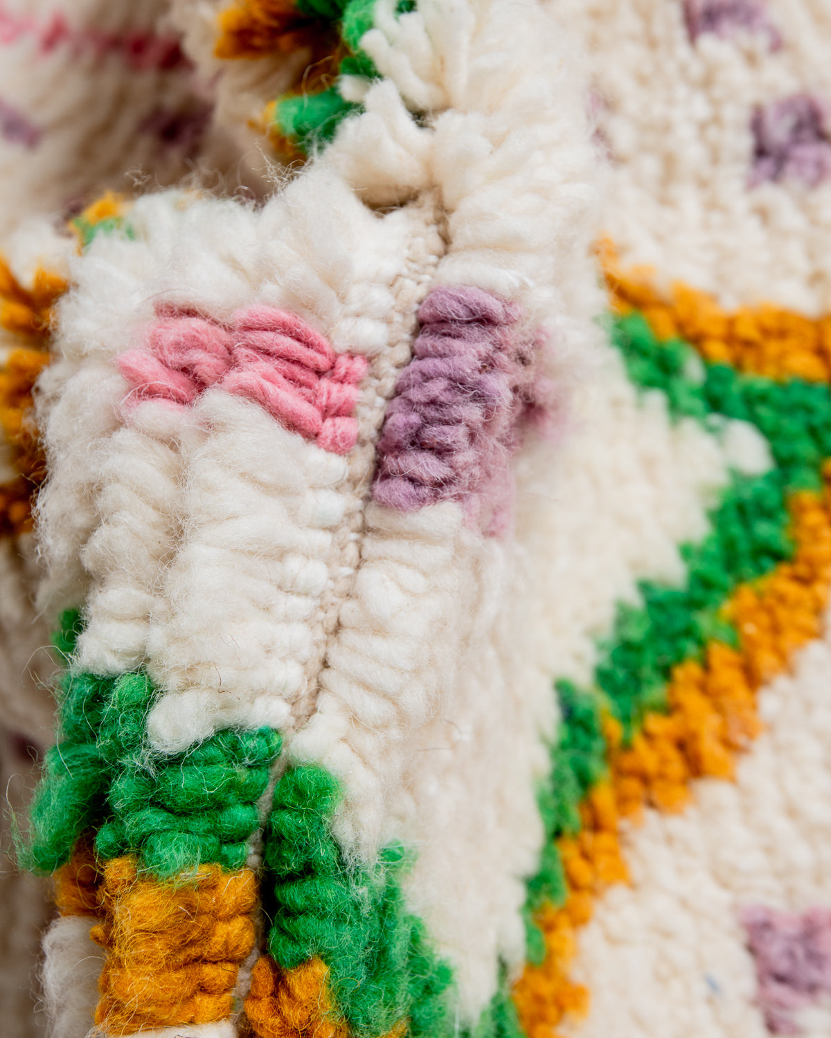 Modern designer handcrafted Berber rug from Morocco. Azilal rug with beautiful colors and patterns. Made of sheep’s wool and colourful cotton.