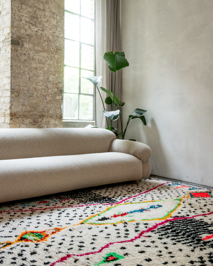 Modern designer handcrafted Berber rug from Morocco. Azilal rug with beautiful colors and patterns. Made of sheep’s wool and colourful cotton.