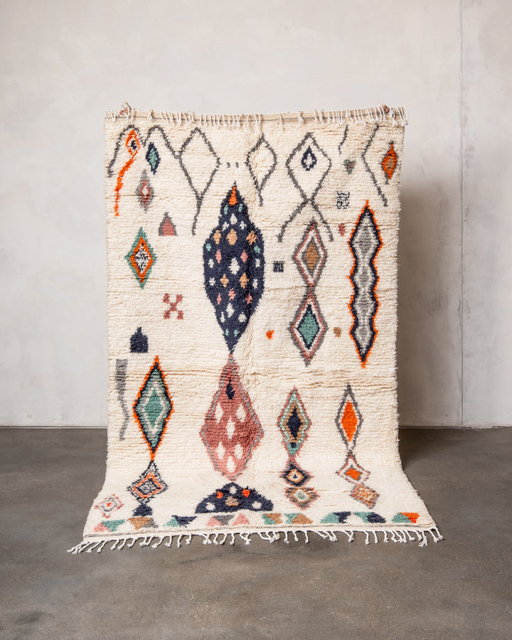 Modern designer handcrafted Berber rug from Morocco. Azilal rug with beautiful colors and patterns. Made of sheep’s wool and colourful cotton.