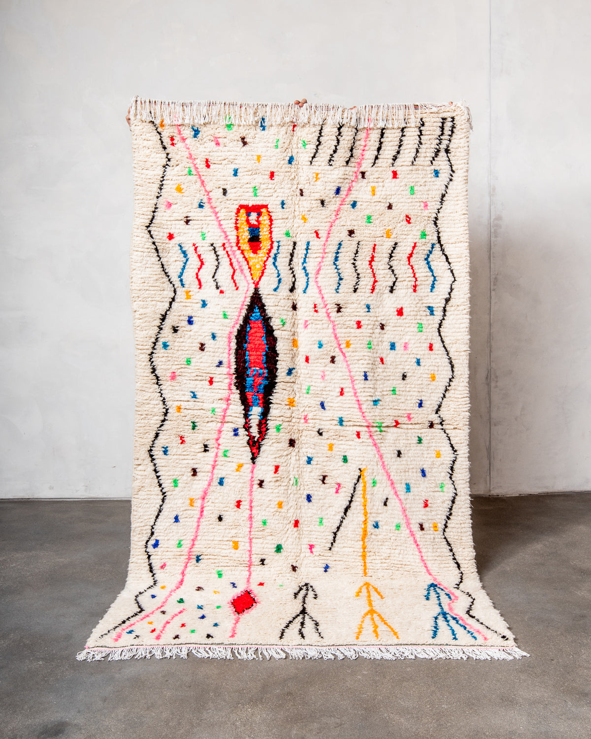 Modern designer handcrafted Berber rug from Morocco. Azilal rug with beautiful colors and patterns. Made of sheep’s wool and colourful cotton.