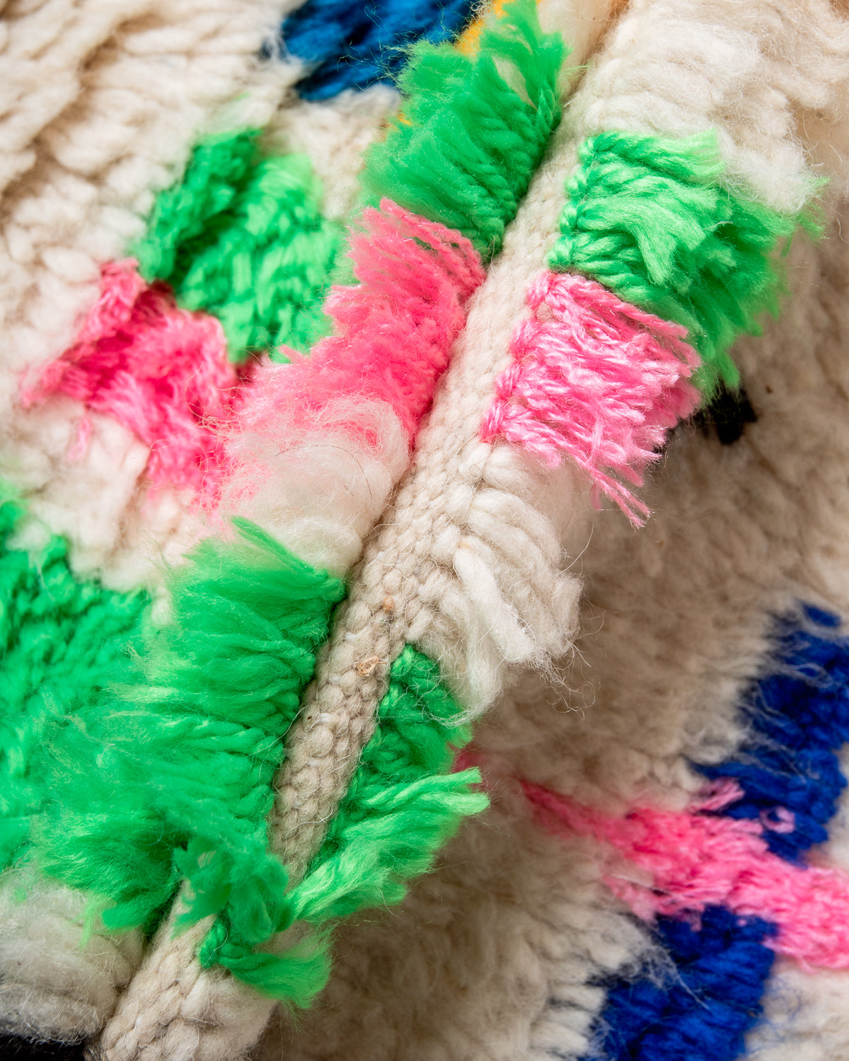 Modern designer handcrafted Berber rug from Morocco. Azilal runner rug with beautiful colors and patterns. Made of sheep’s wool and colourful cotton.