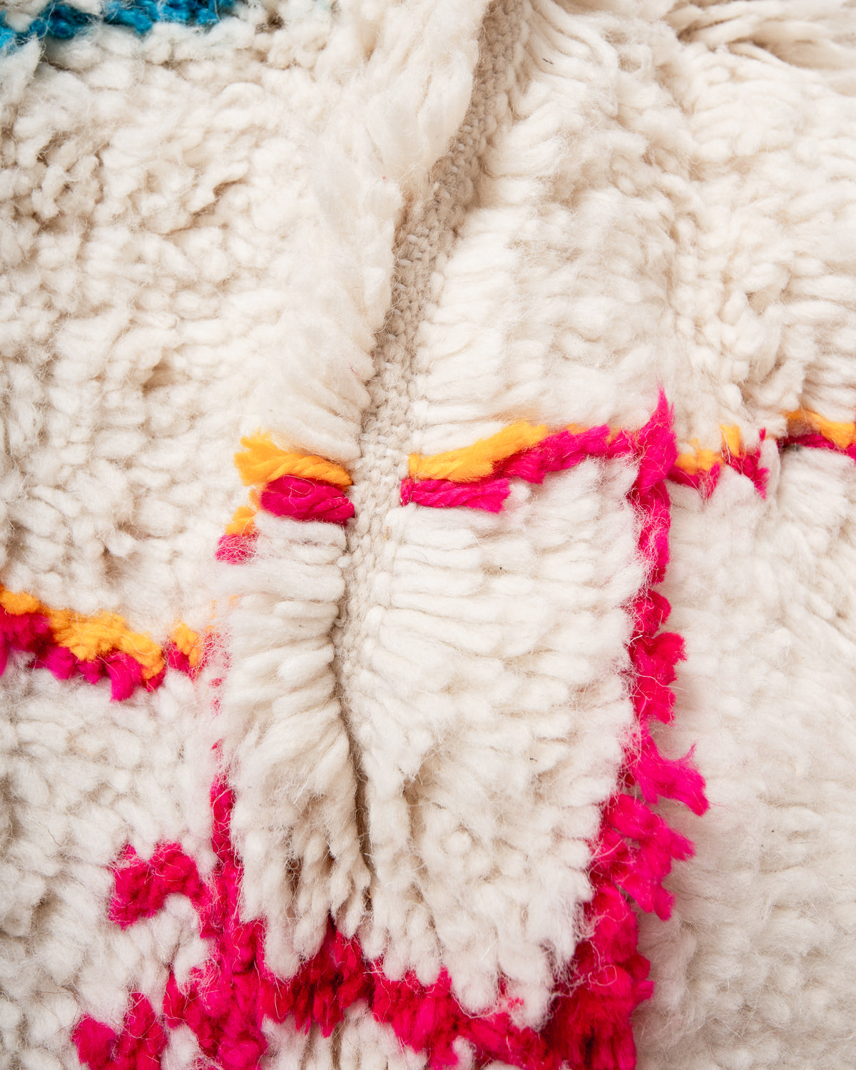 Modern designer handcrafted Berber rug from Morocco. Azilal rug with beautiful colors and patterns. Made of sheep’s wool and colourful cotton.