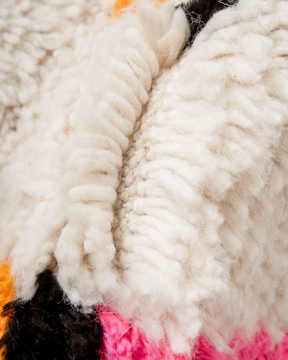 Modern designer handcrafted Berber rug from Morocco. Azilal rug with beautiful colors and patterns. Made of sheep’s wool and colourful cotton.