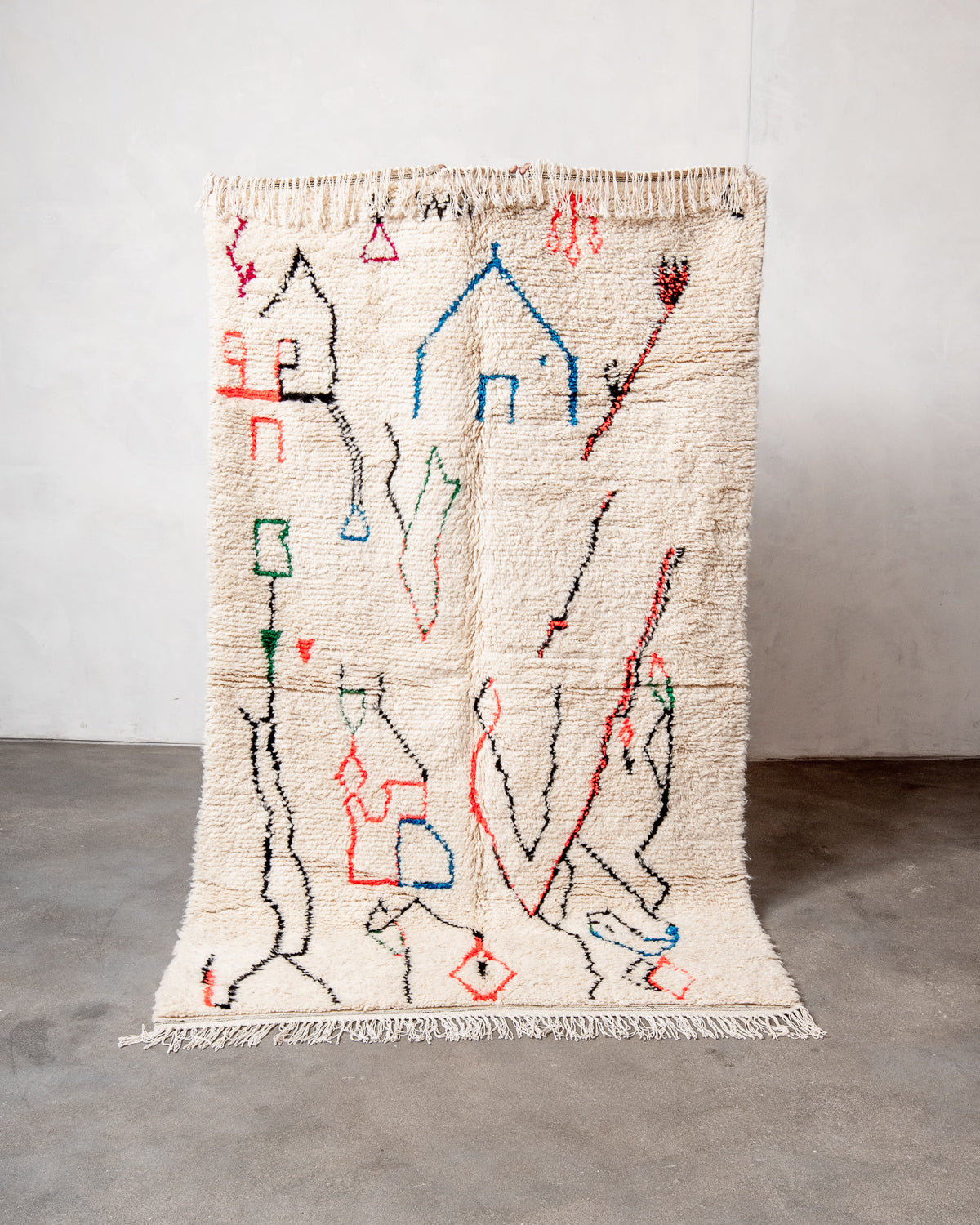 Modern designer handcrafted Berber rug from Morocco. Azilal rug with beautiful colors and patterns. Made of sheep’s wool and colourful cotton.