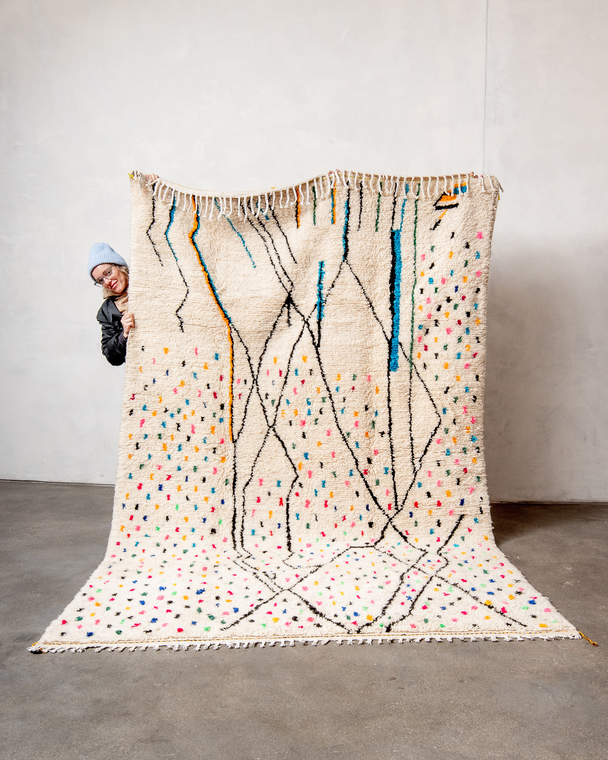 Modern designer handcrafted Berber rug from Morocco. Azilal rug with beautiful colors and patterns. Made of sheep’s wool and colourful cotton.