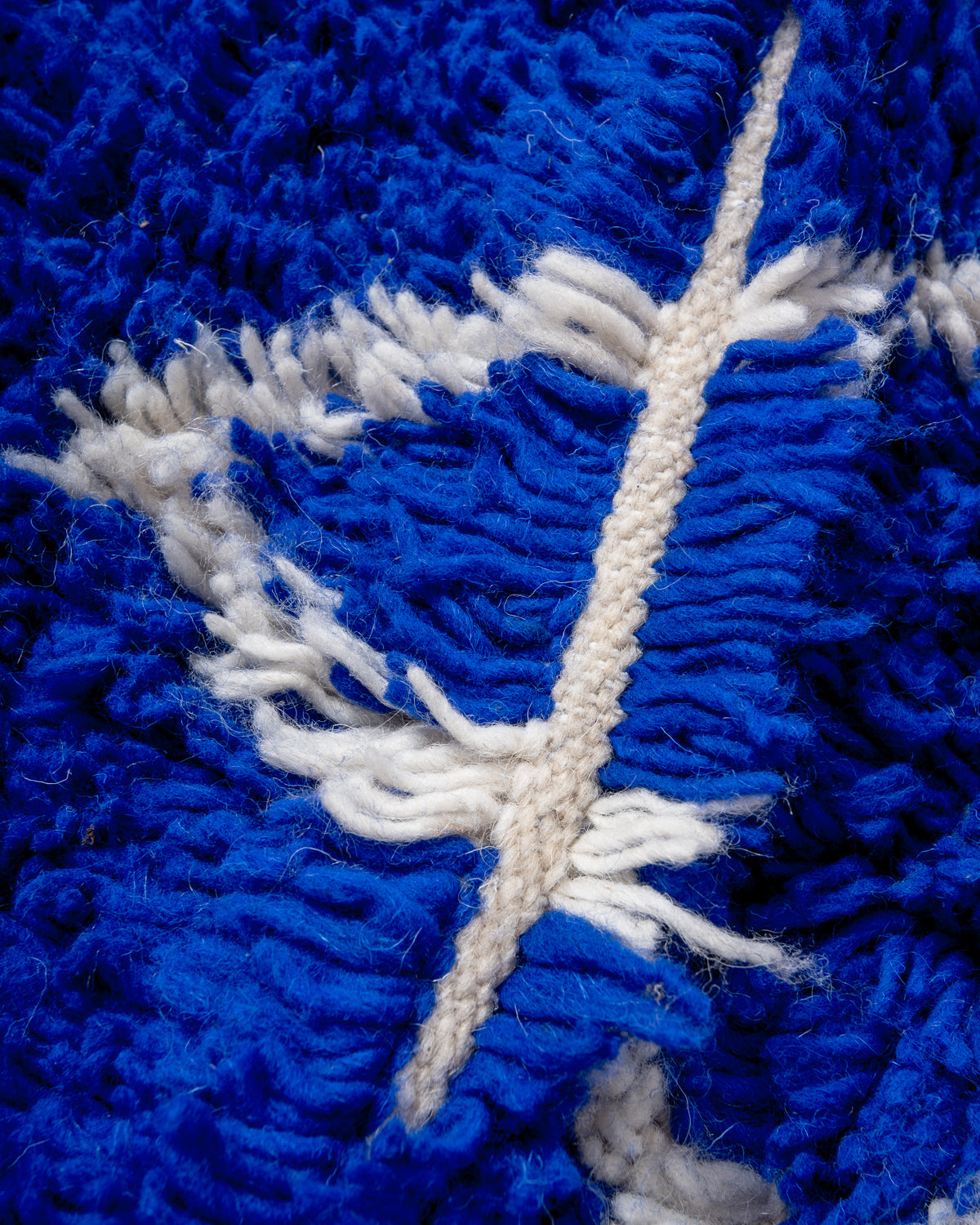 Modern designer handcrafted Berber rug from Morocco. Azilal rug with beautiful colors and patterns. Made of sheep’s wool and colourful cotton.