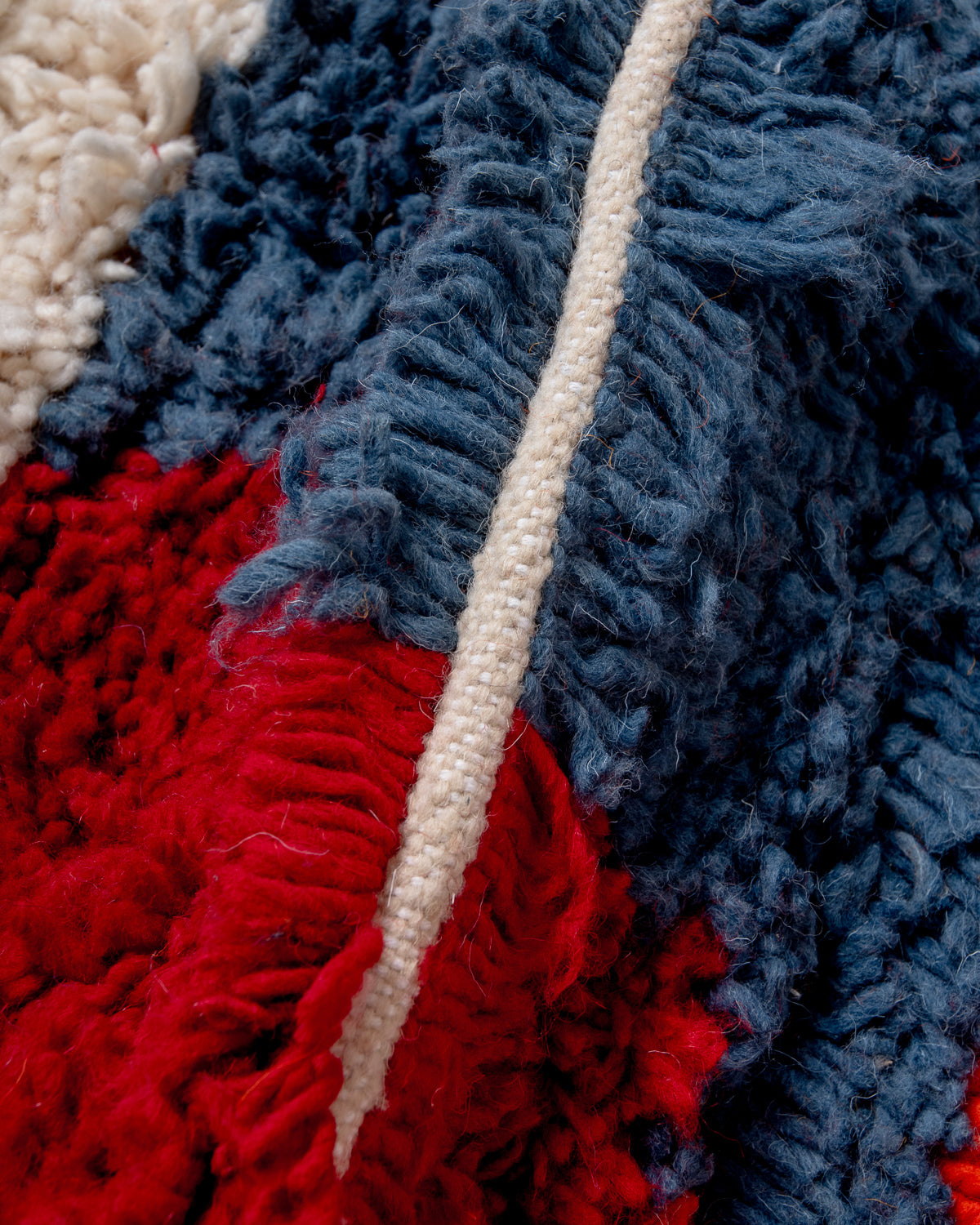 Modern designer handcrafted Berber rug from Morocco. Azilal rug with beautiful colors and patterns. Made of sheep’s wool and colourful cotton.