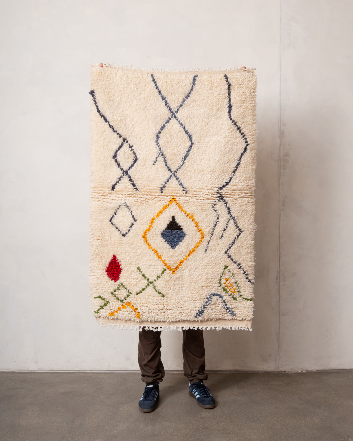 Modern designer handcrafted Berber rug from Morocco. Azilal rug with beautiful colours and patterns. Made of sheep’s wool and colourful cotton.