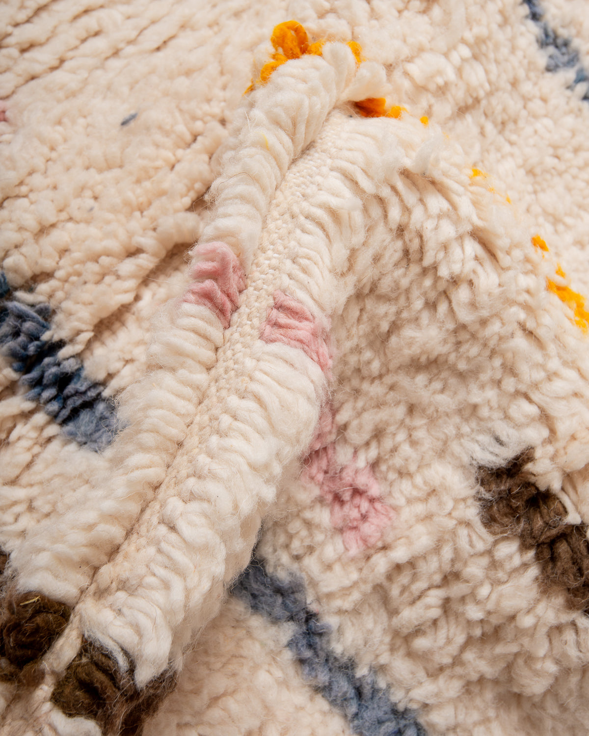 Modern designer handcrafted Berber rug from Morocco. Azilal rug with beautiful colours and patterns. Made of sheep’s wool and colourful cotton.