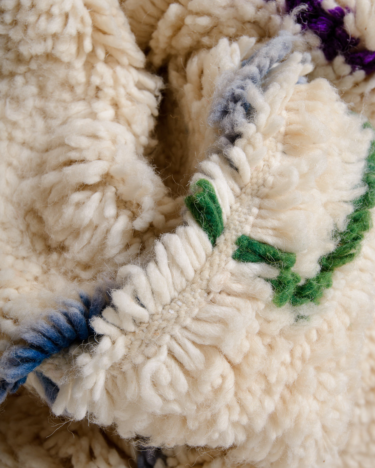 Modern designer handcrafted Berber rug from Morocco. Azilal rug with beautiful colours and patterns. Made of sheep’s wool and cotton.