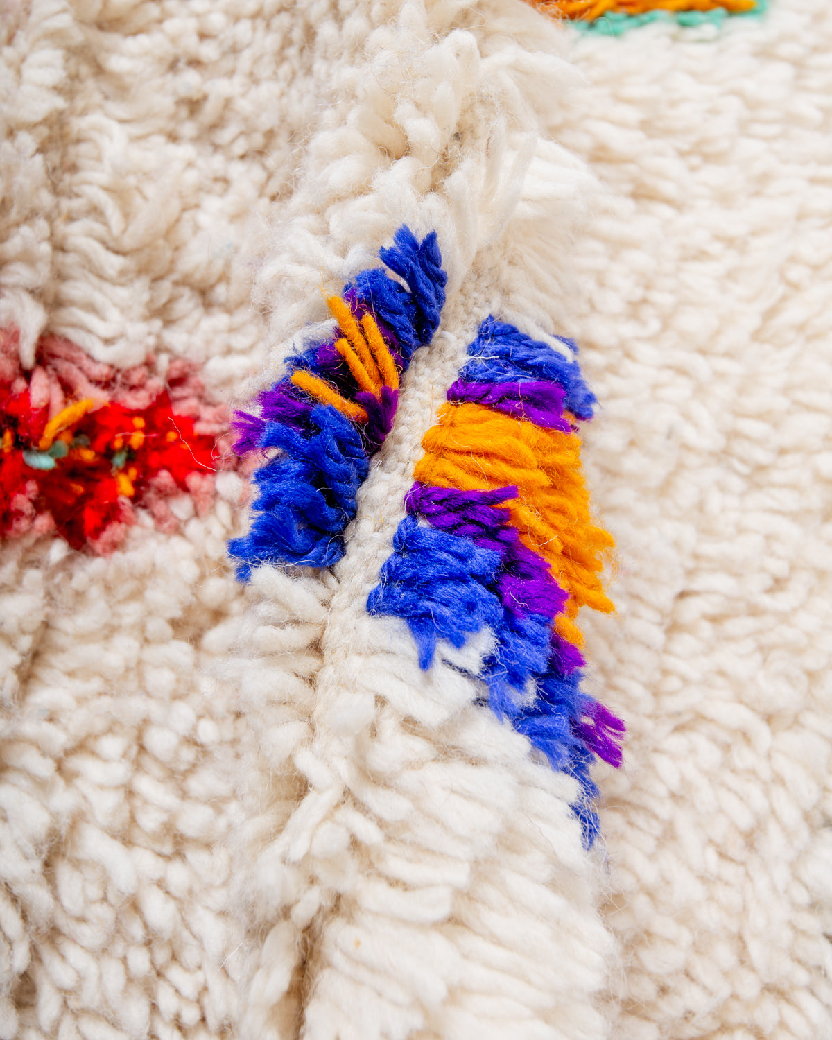 Modern designer handcrafted Berber rug from Morocco. Azilal rug with beautiful colours and patterns. Made of sheep’s wool and colourful cotton.