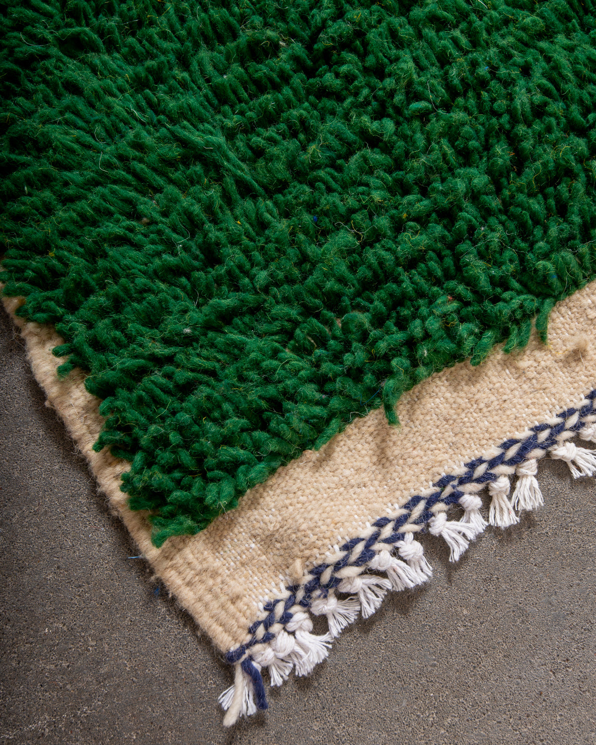 Modern designer handcrafted Berber rug from Morocco. Azilal rug with beautiful colours and patterns. Made of sheep’s wool and colourful cotton.