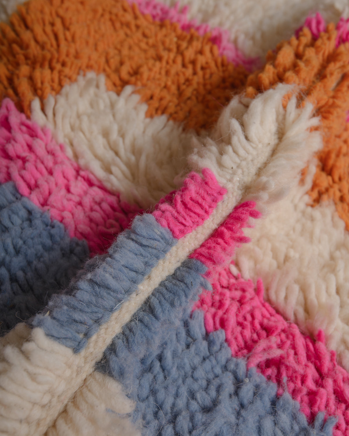 Close up of azilal rug showing gap between rows. 