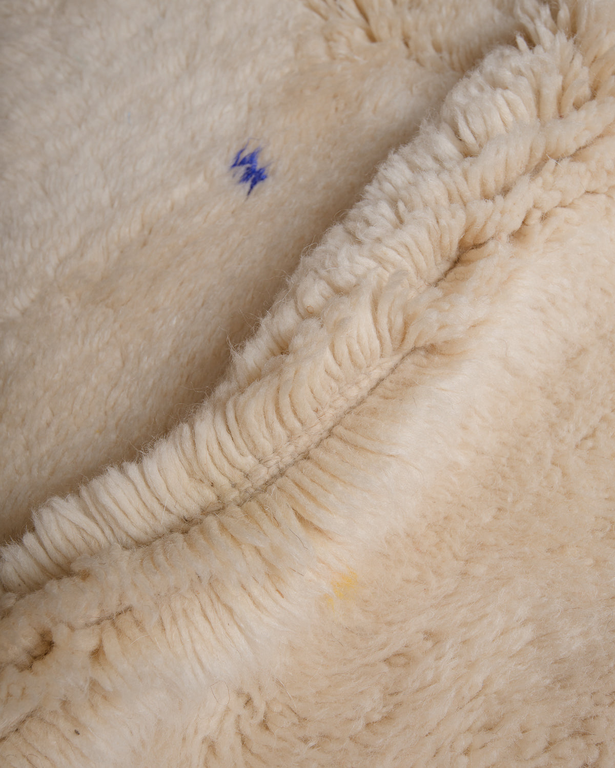 Close up of fluffy Berberlin Finest rug with a thick pile.