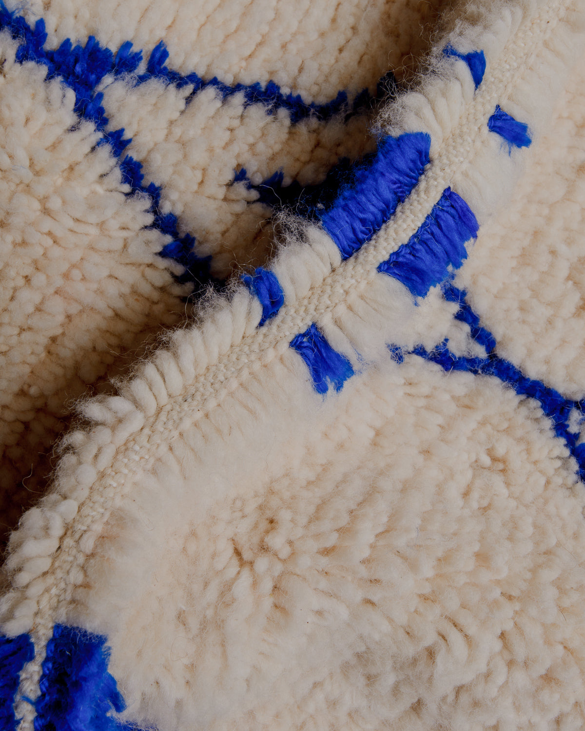 Close up of Azilal rug showing the extra row between the knots and density of the pile.