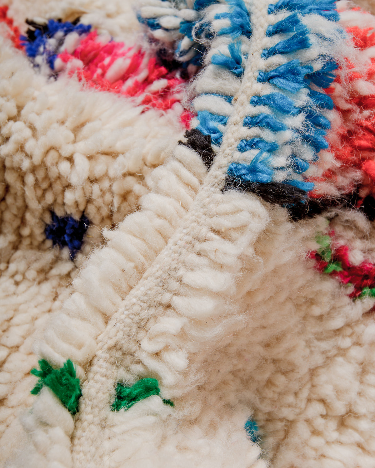 Detail of Azilal rug showing the fluffy wool and the spacing between the rows.