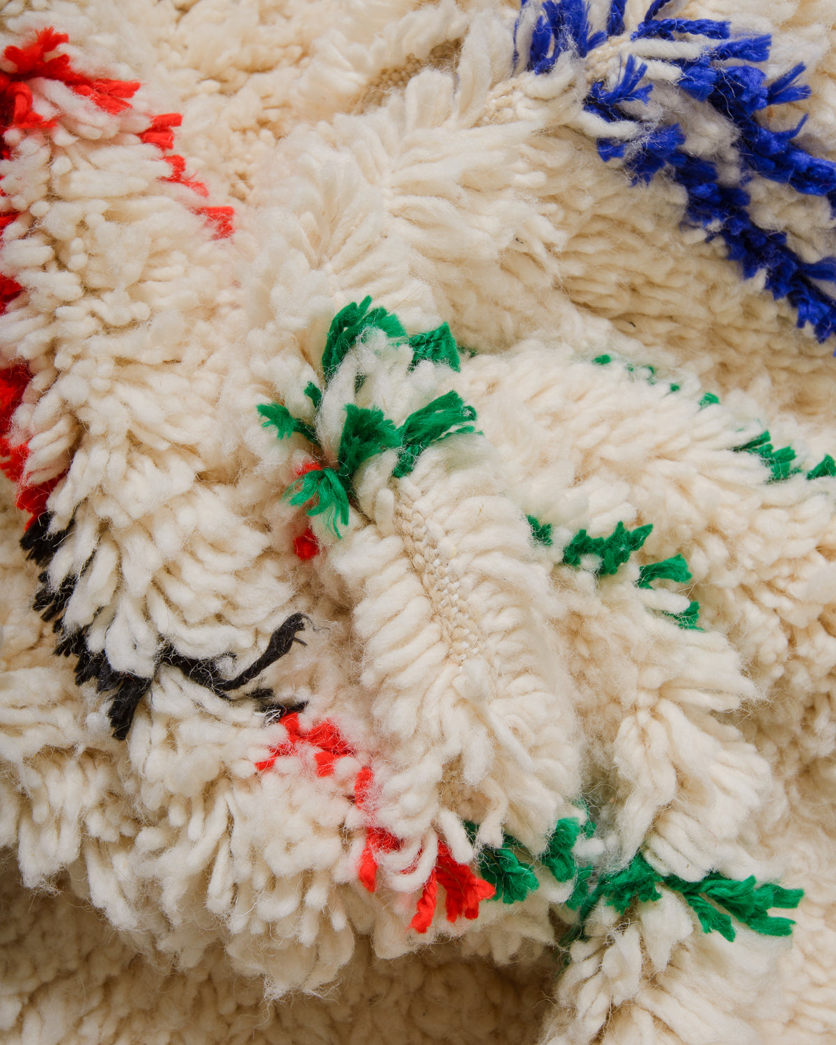 Close-up of Azilal rug showing the fluffy wool and the spacing between the rows.