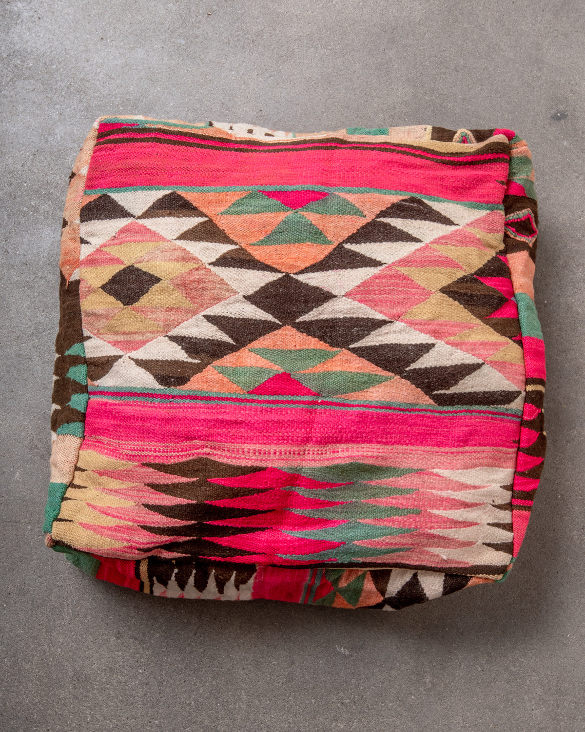 Vintage, handcrafted Berber floor cushion from Morocco. Kelim pouf with beautiful designs and robust flat weave. 100% wool.