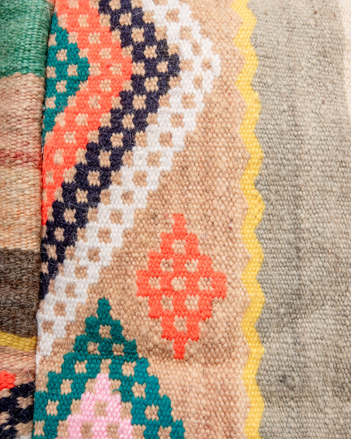 Vintage, handcrafted Berber floor cushion from Morocco. Kelim pouf with beautiful designs and robust flat weave. 100% wool.