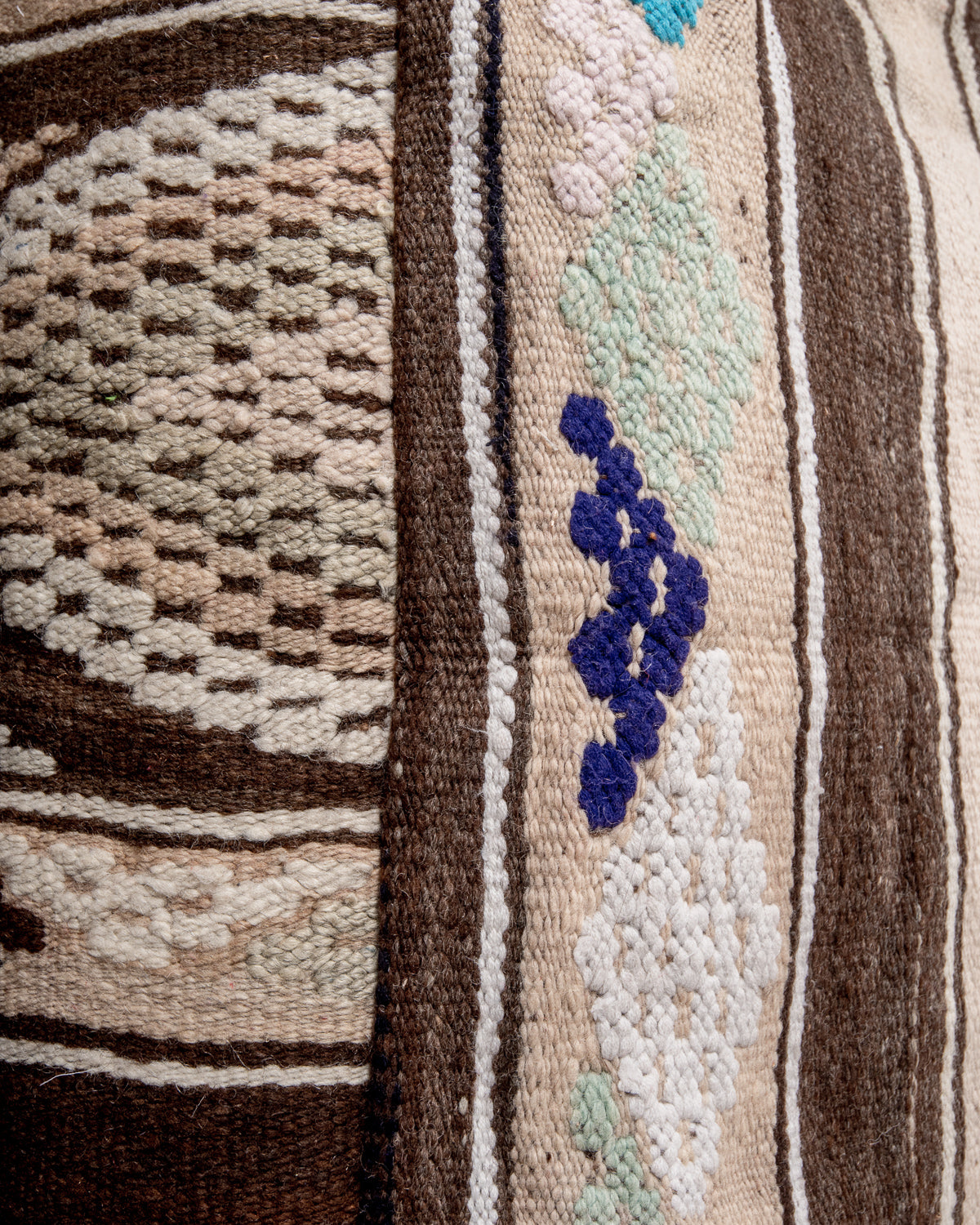 Vintage, handcrafted Berber floor cushion from Morocco. Kelim pouf with beautiful designs and robust flat weave. 100% wool.