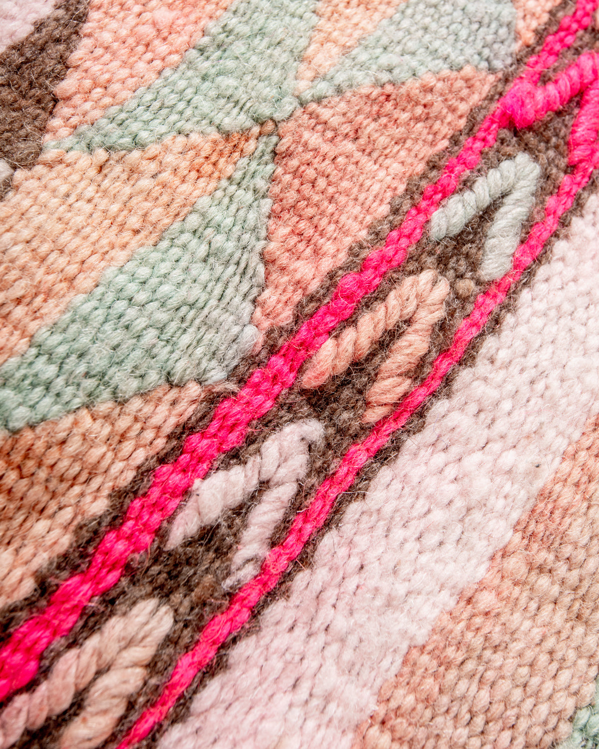 Vintage, handcrafted Berber floor cushion from Morocco. Kelim pouf with beautiful designs and robust flat weave. 100% wool.