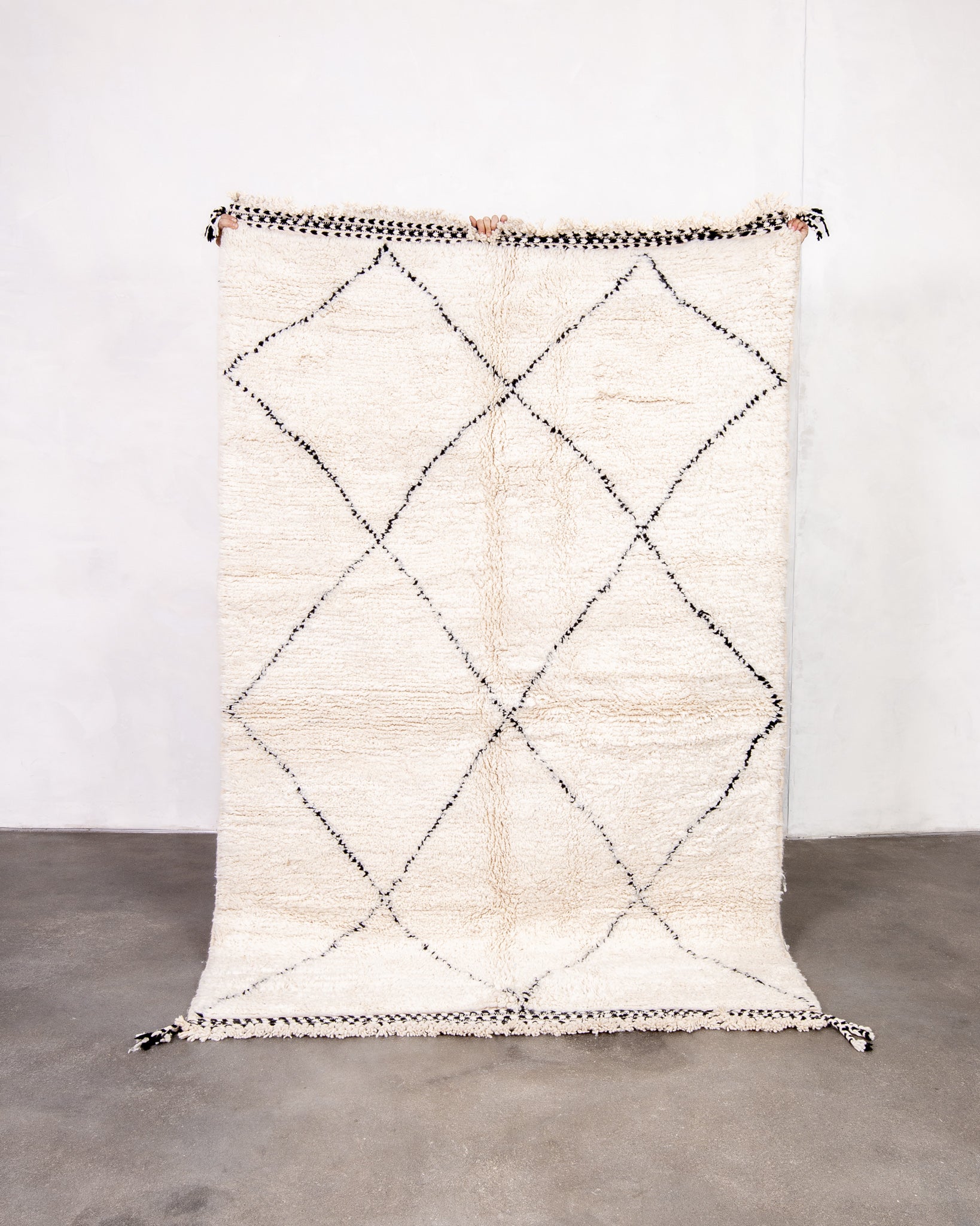 Modern designer handcrafted Berber rug from morocco Beniourain with beautiful colors and patterns