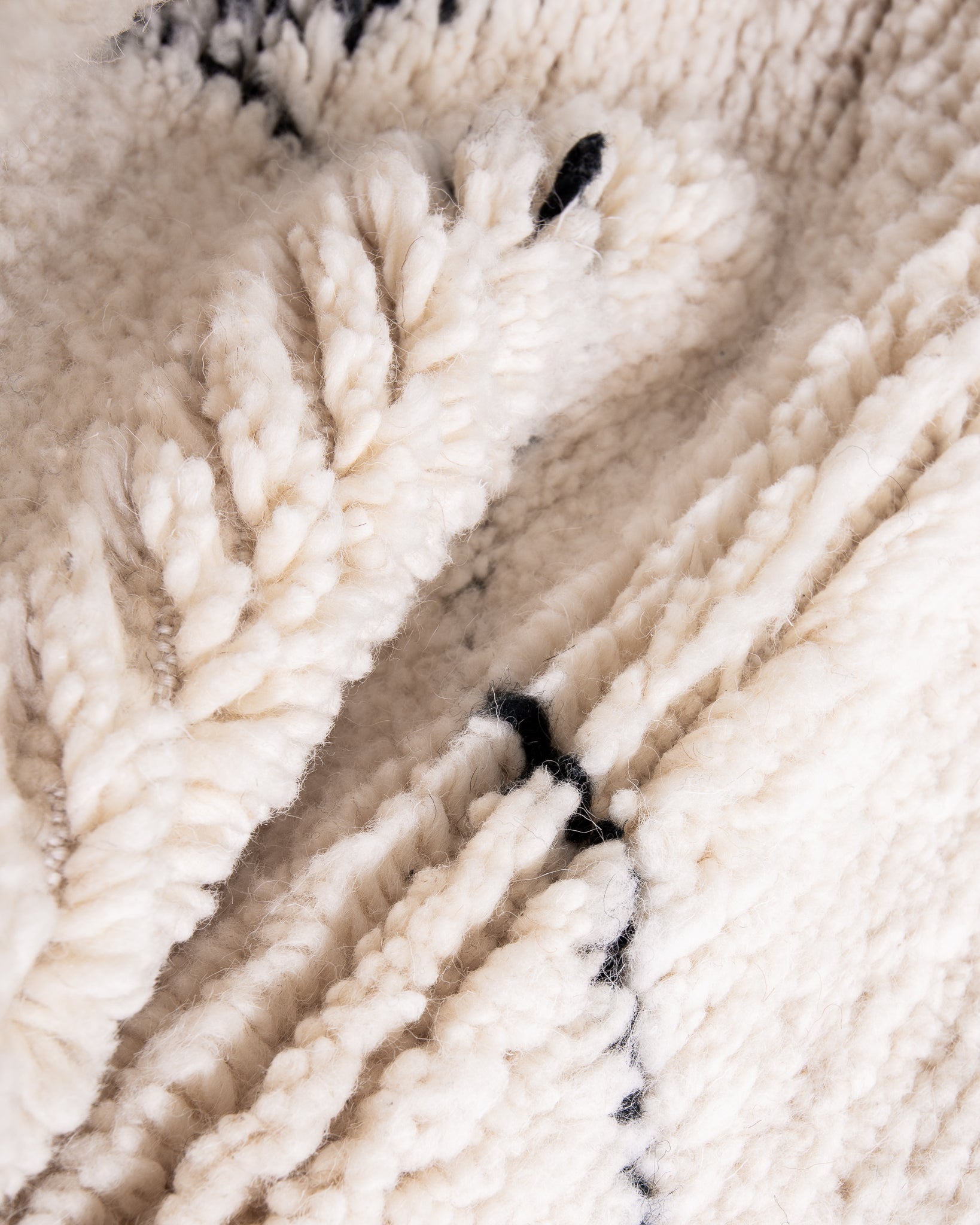 Modern designer handcrafted Berber rug from morocco Beniourain with beautiful colors and patterns