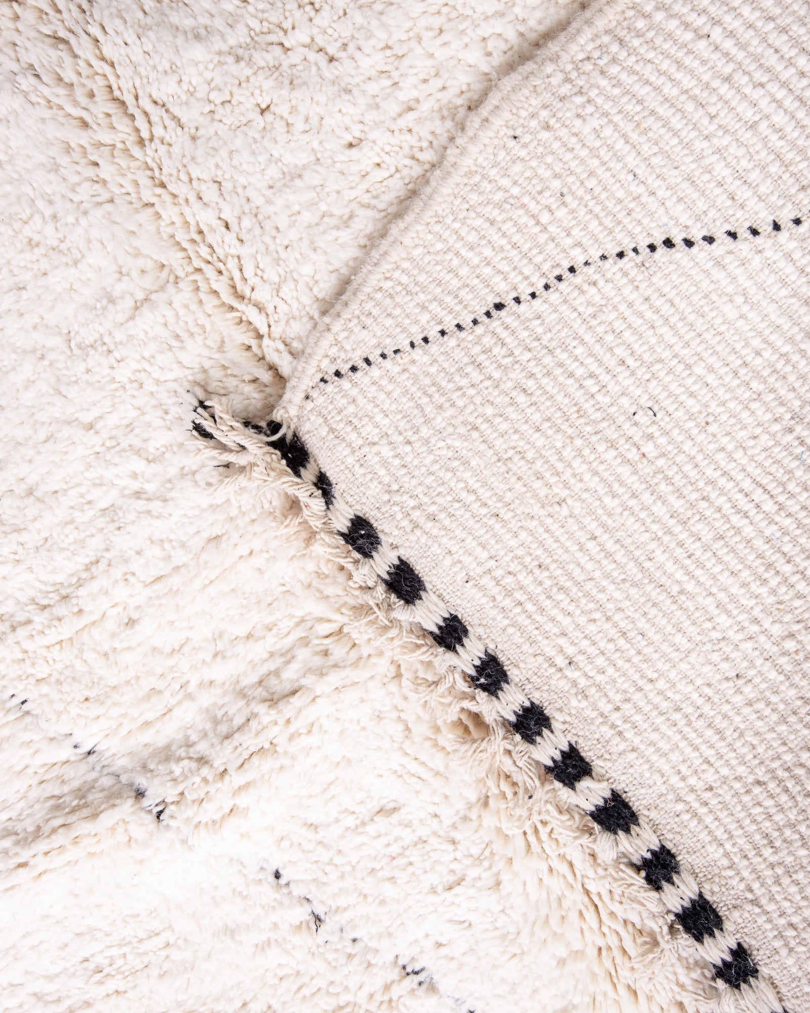 Modern designer handcrafted Berber rug from morocco Beniourain with beautiful colors and patterns