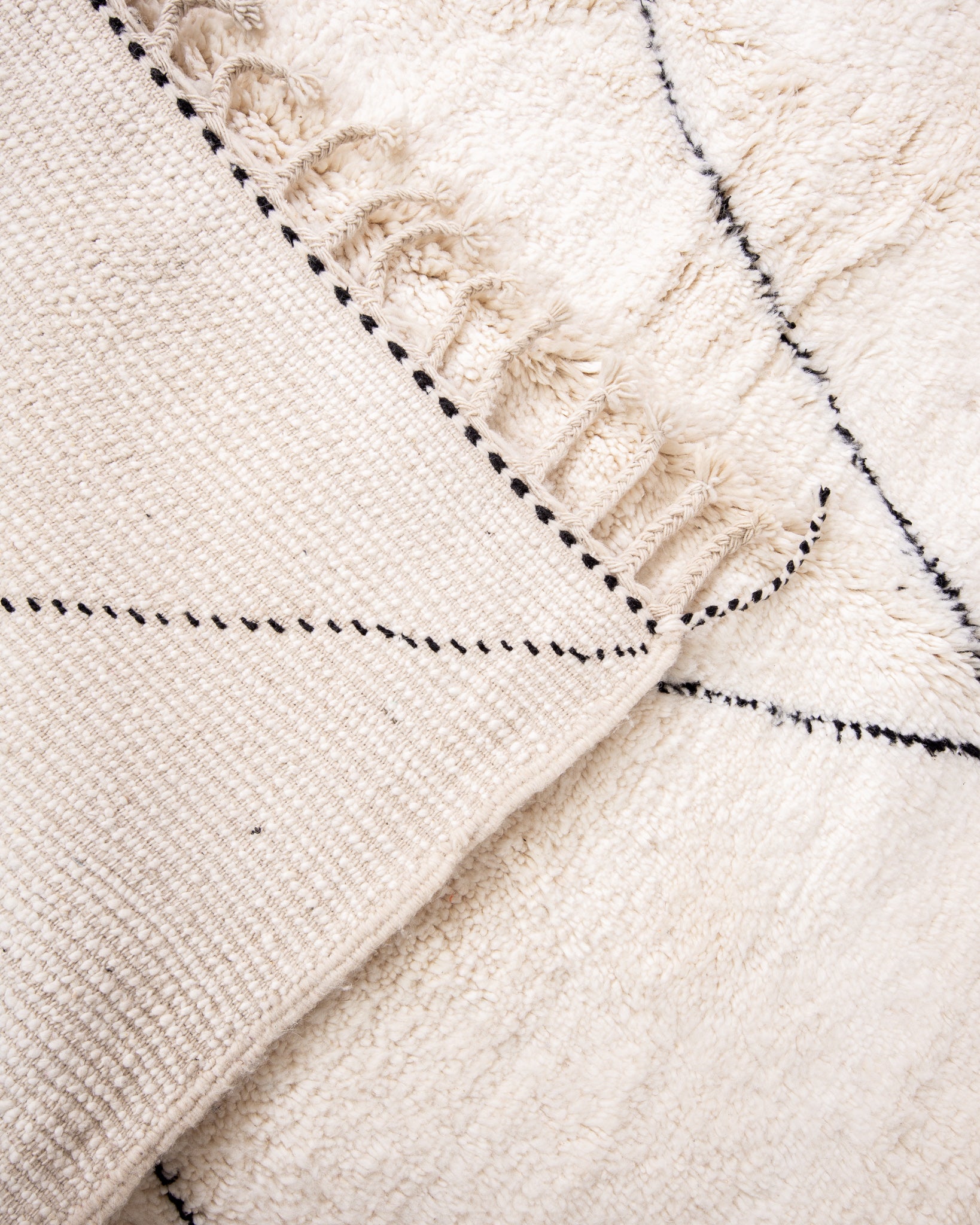 Modern designer handcrafted Berber rug from morocco Beniourain with beautiful colors and patterns