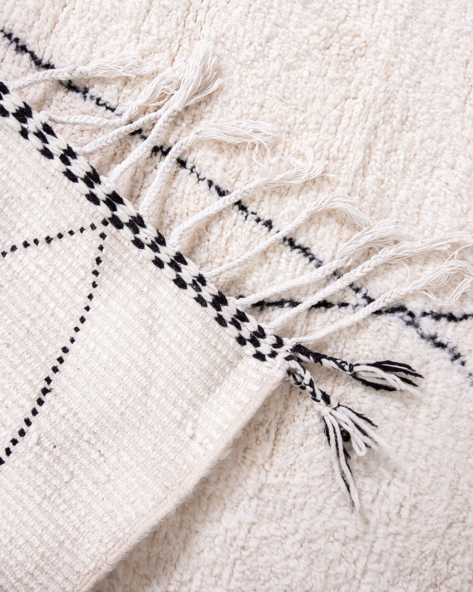 Modern designer handcrafted Berber rug from morocco Beniourain with beautiful colors and patterns