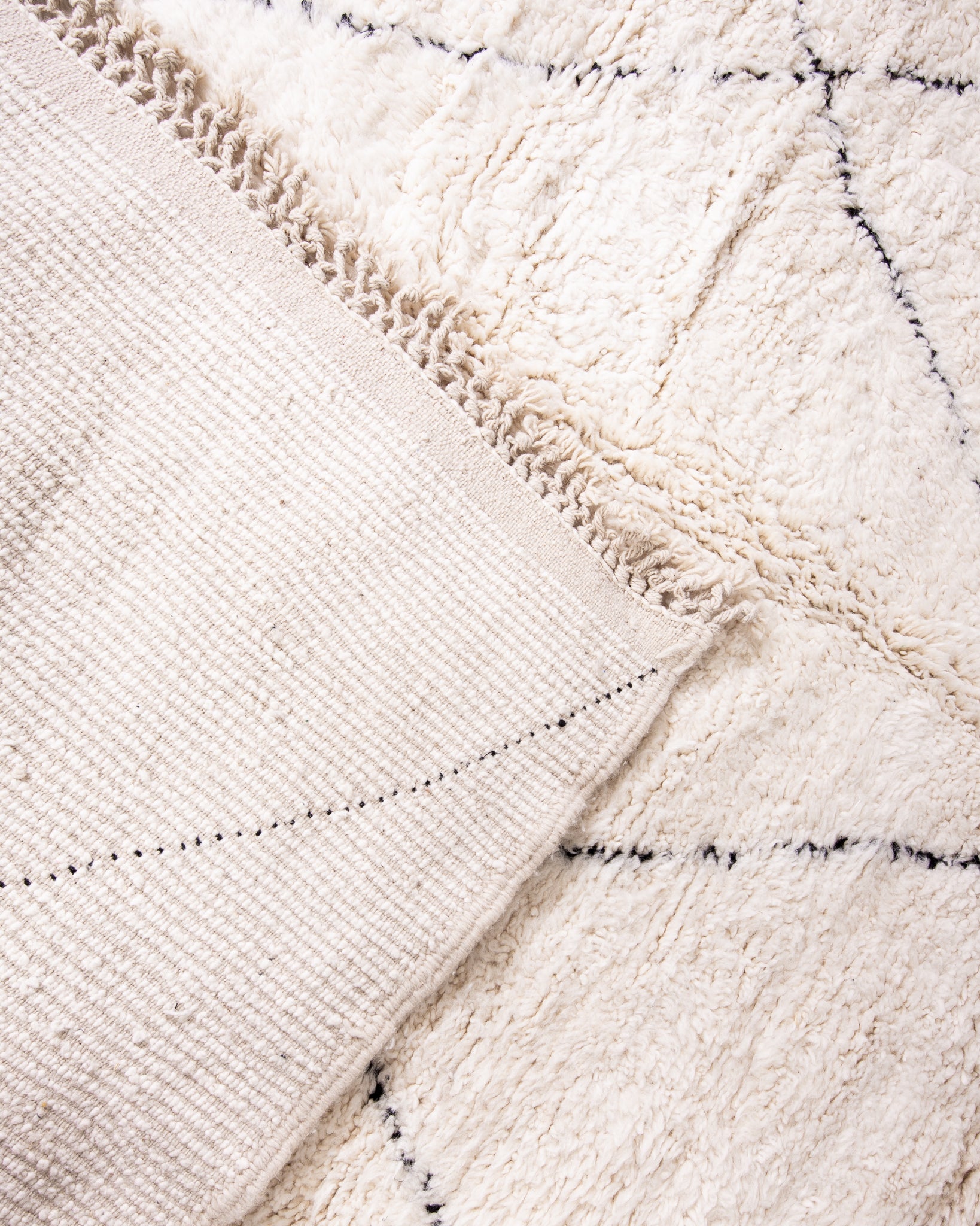 Modern designer handcrafted Berber rug from morocco Beniourain with beautiful colors and patterns