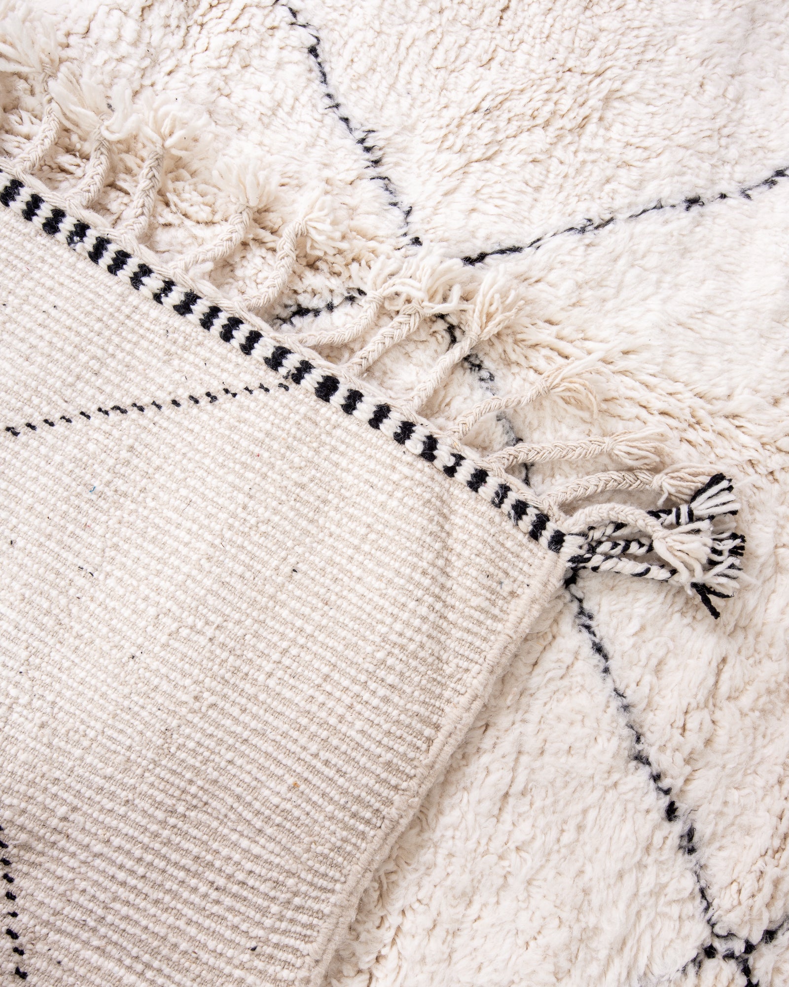 Modern designer handcrafted Berber rug from morocco Beniourain with beautiful colors and patterns