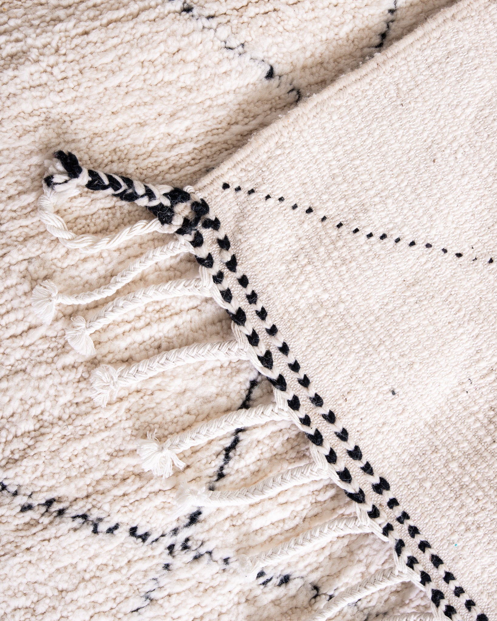 Modern designer handcrafted Berber rug from morocco Beniourain with beautiful colors and patterns