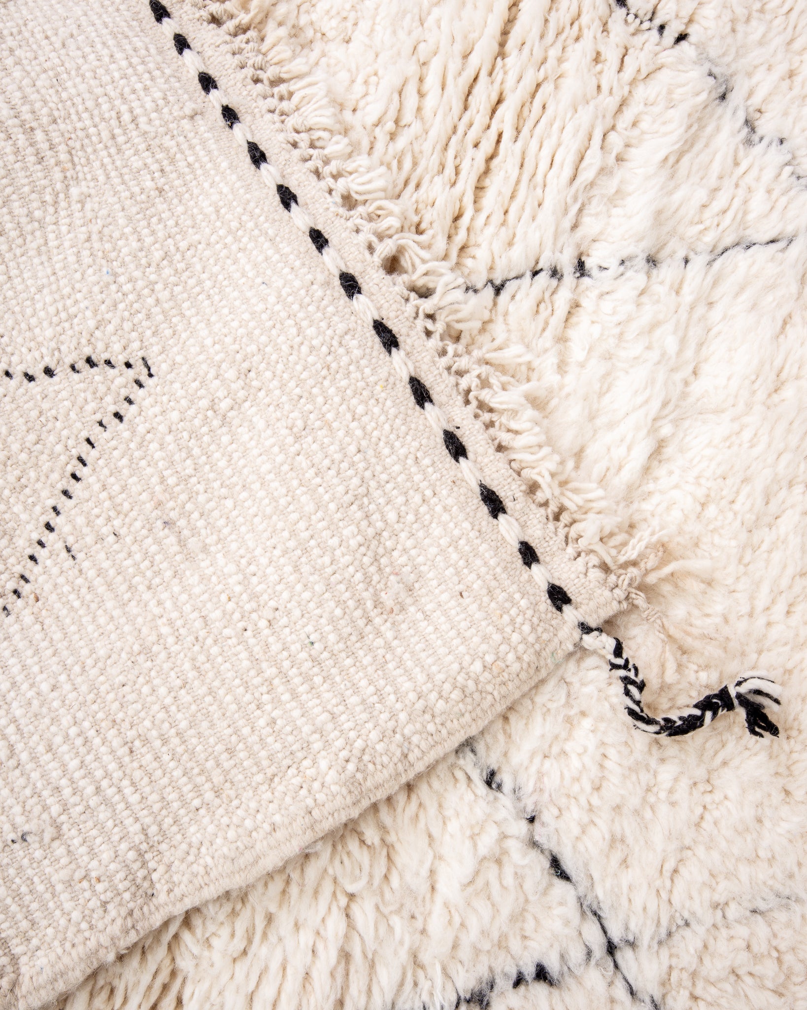 Modern designer handcrafted Berber rug from morocco Beniourain with beautiful colors and patterns