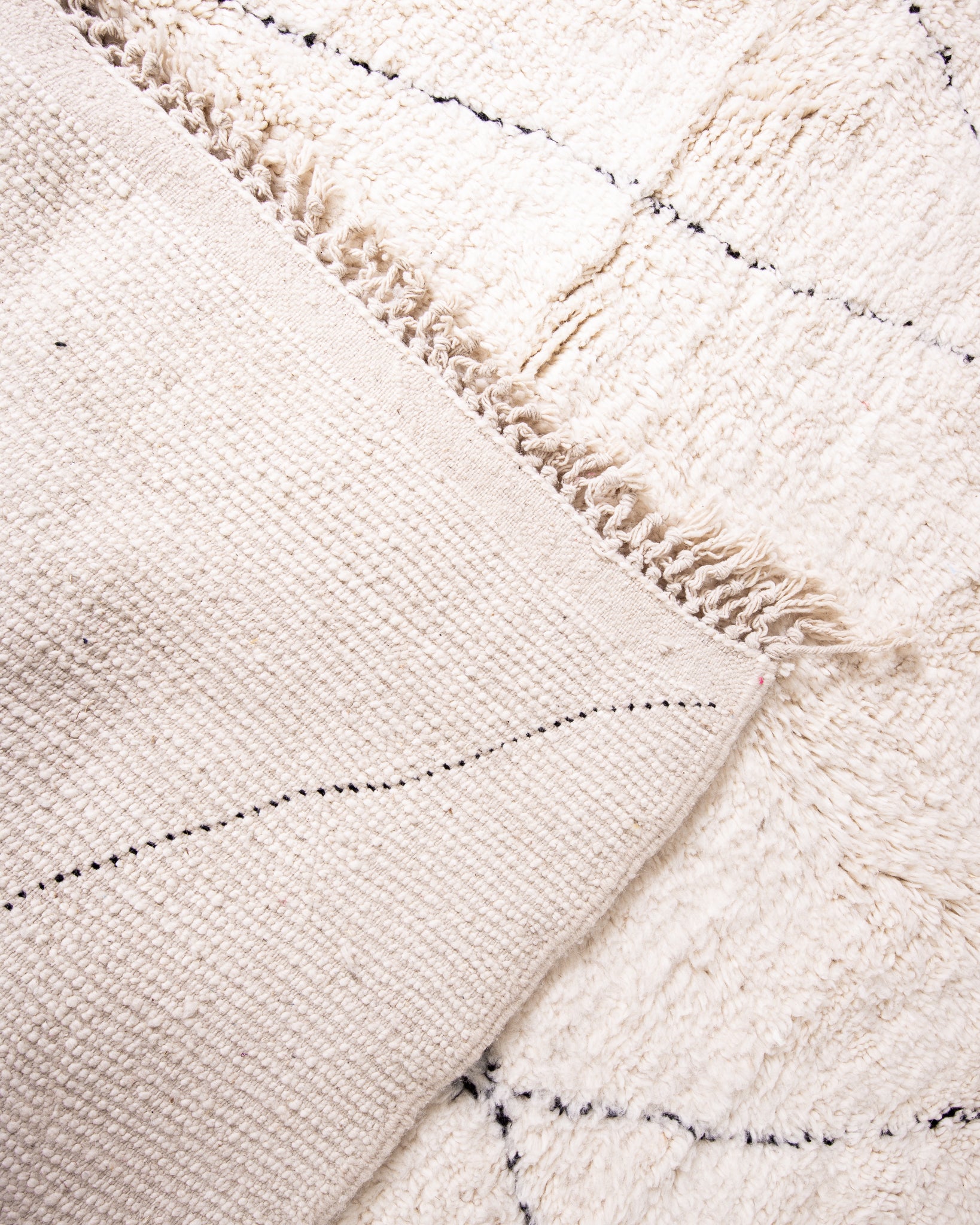 Modern designer handcrafted Berber rug from morocco Beniourain with beautiful colors and patterns