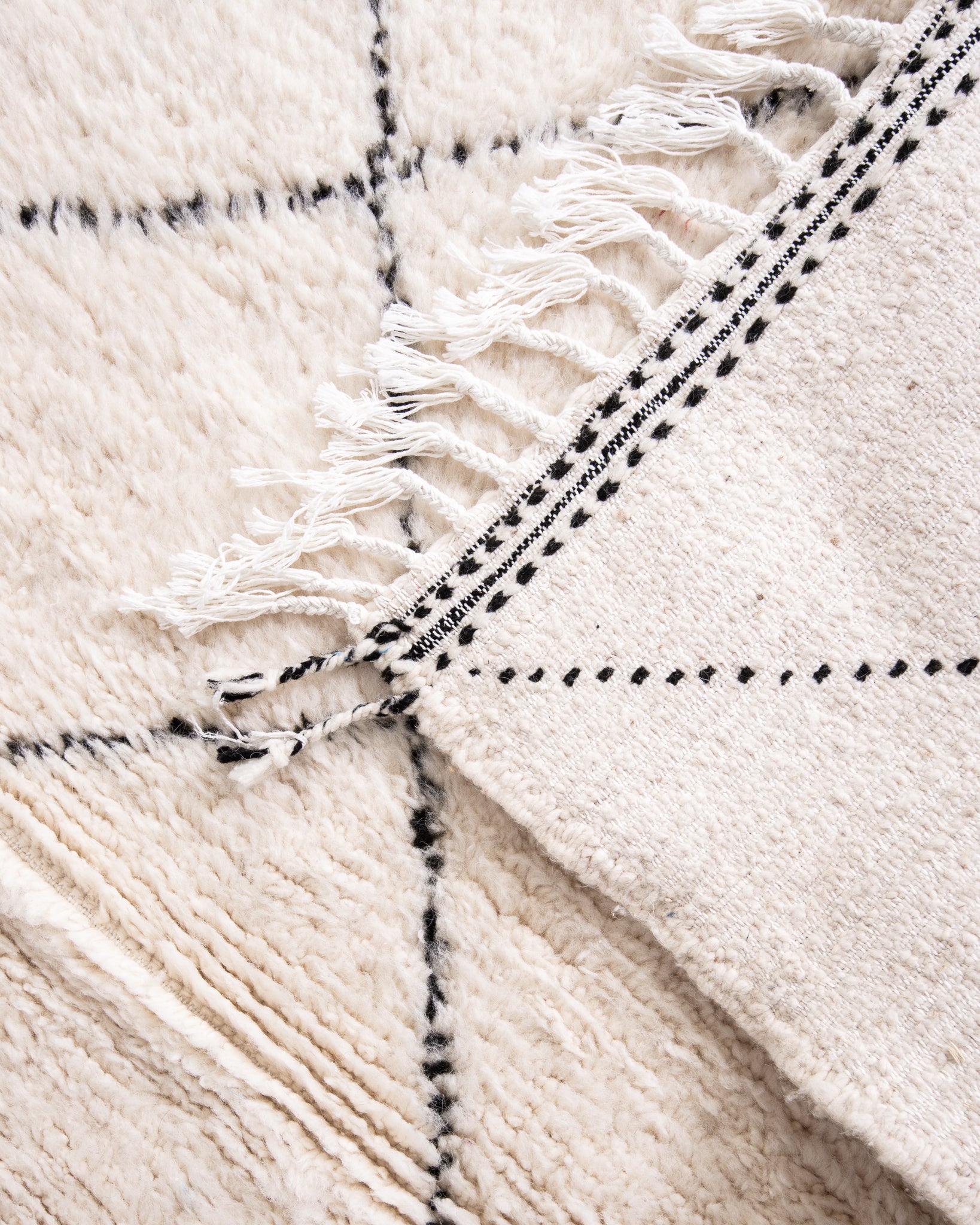 Modern designer handcrafted Berber rug from morocco Beniourain with beautiful colors and patterns