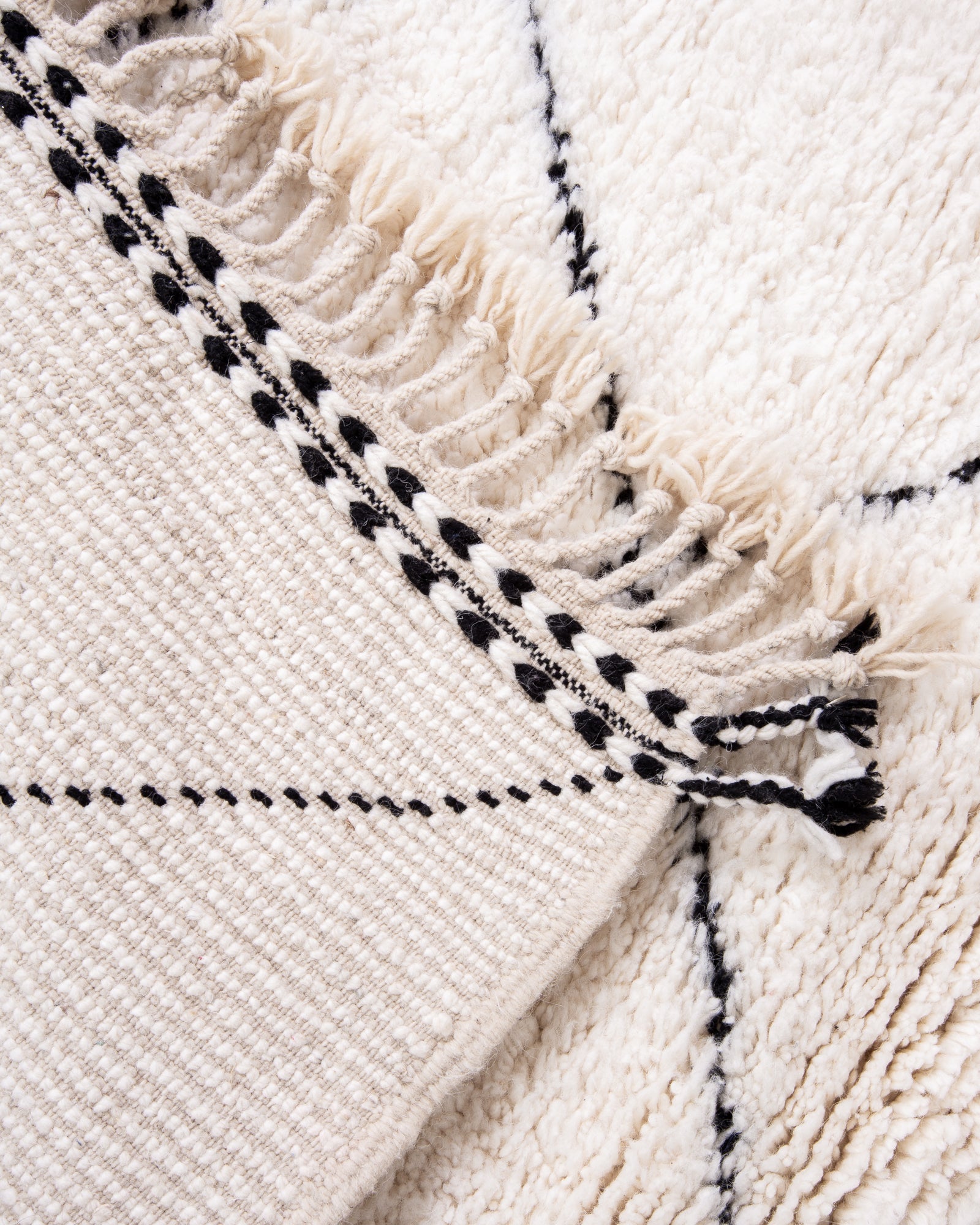 Modern designer handcrafted Berber rug from morocco Beniourain with beautiful colors and patterns