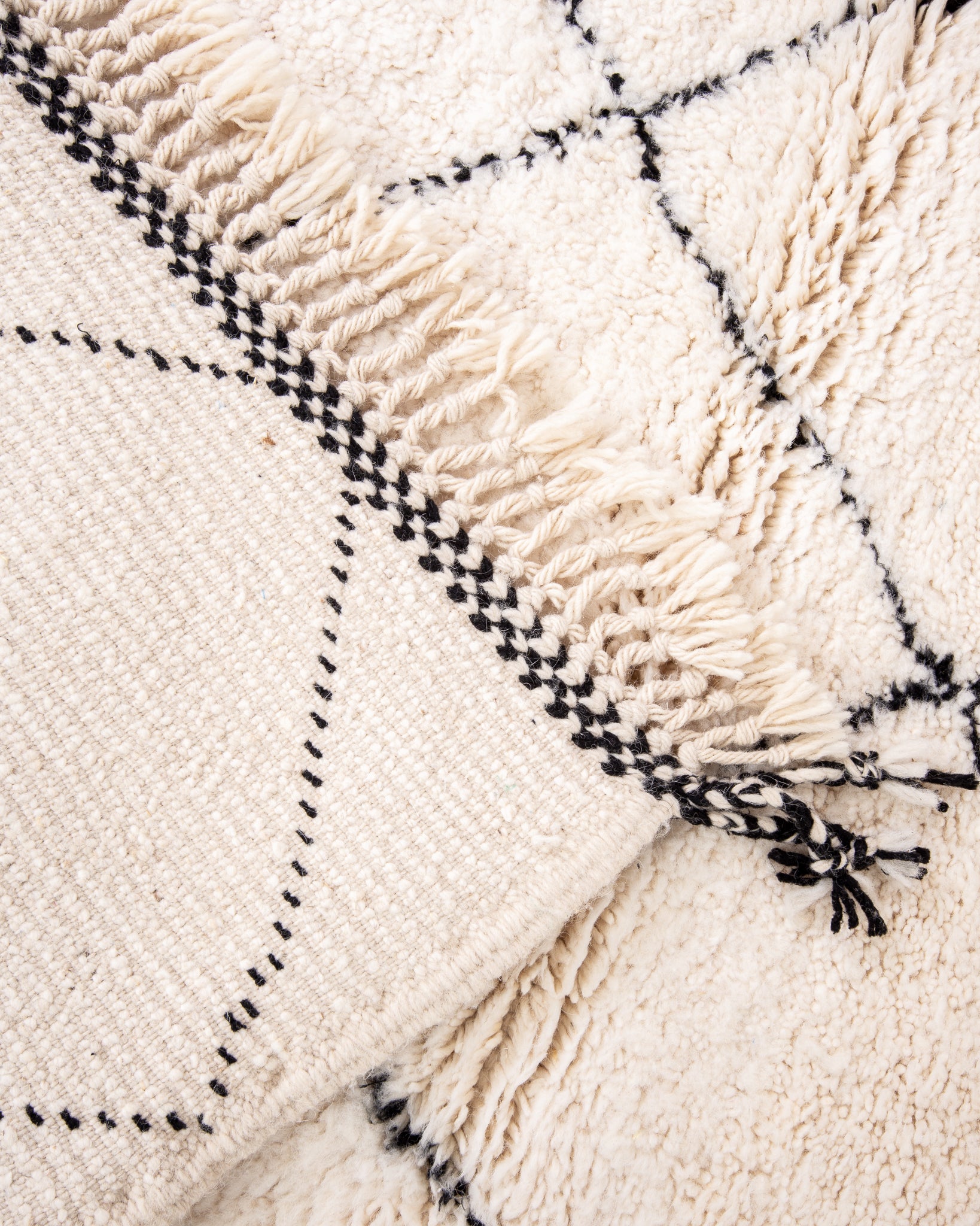 Modern designer handcrafted Berber rug from morocco Beniourain with beautiful colors and patterns