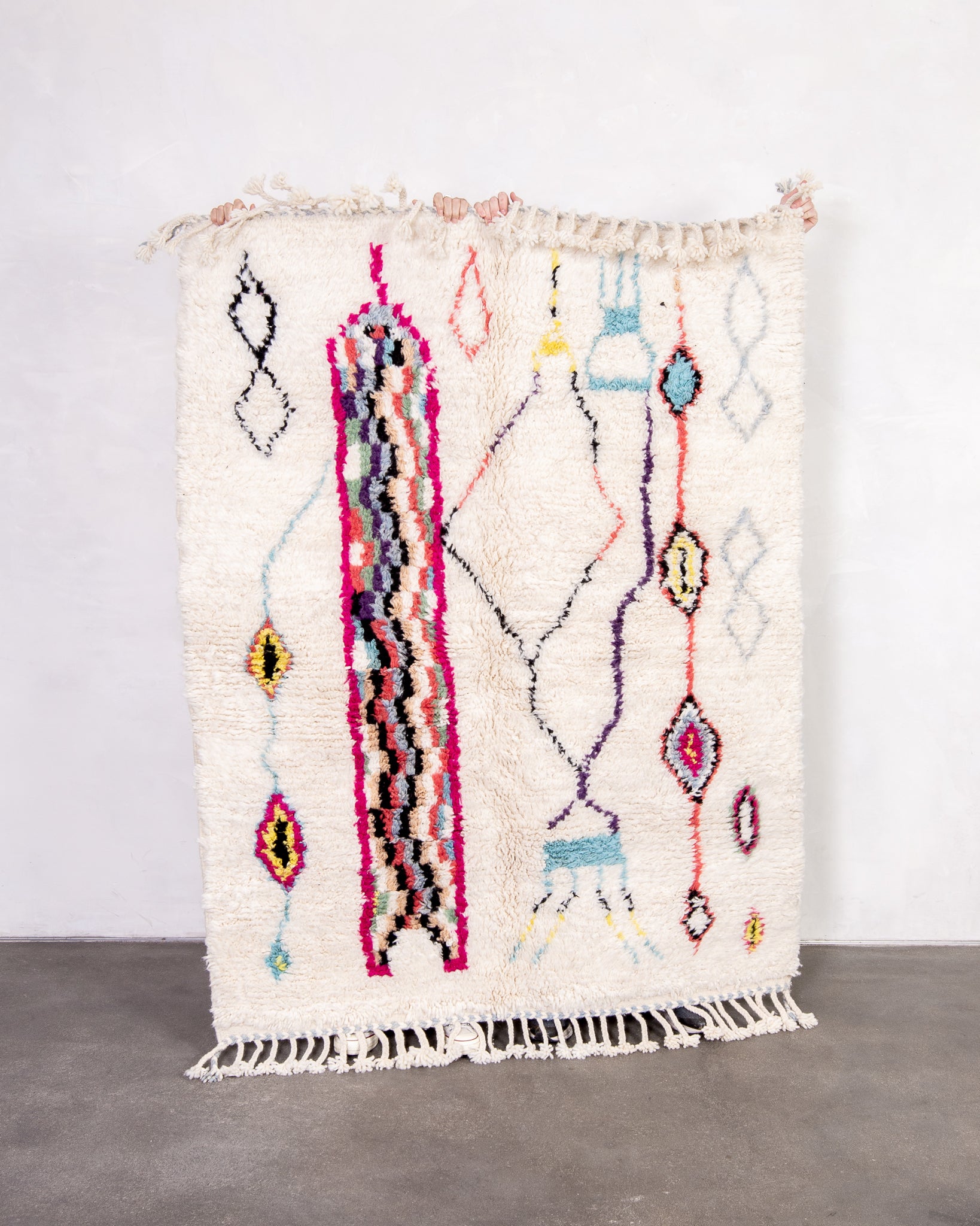 Modern designer handcrafted Berber rug from morocco Beniourain with beautiful colors and patterns